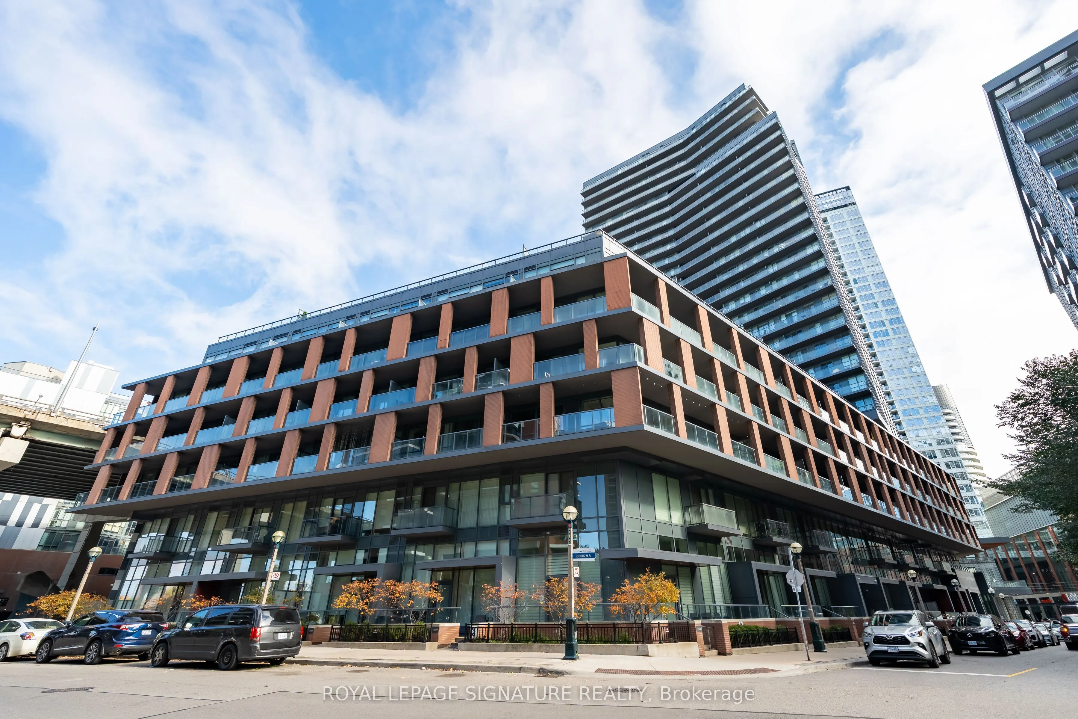 20 Bruyeres Mews, #1106