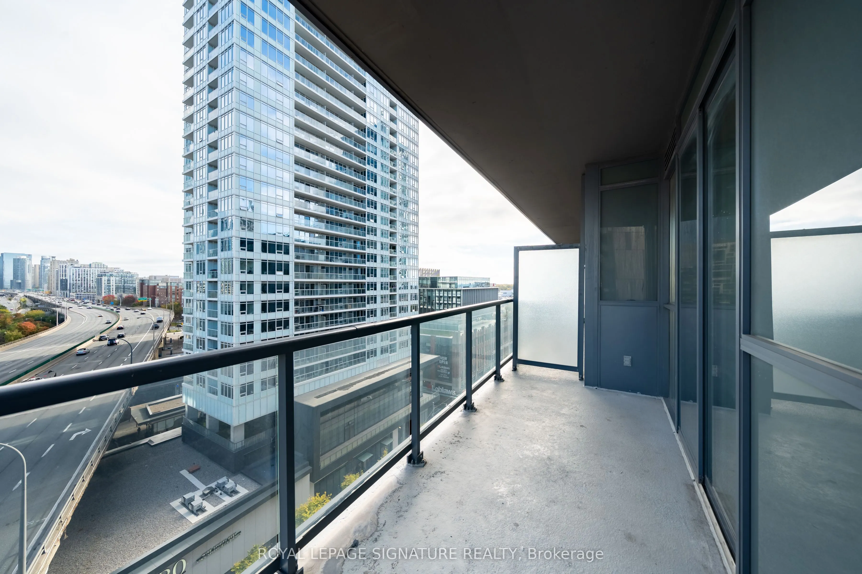 20 Bruyeres Mews, #1106