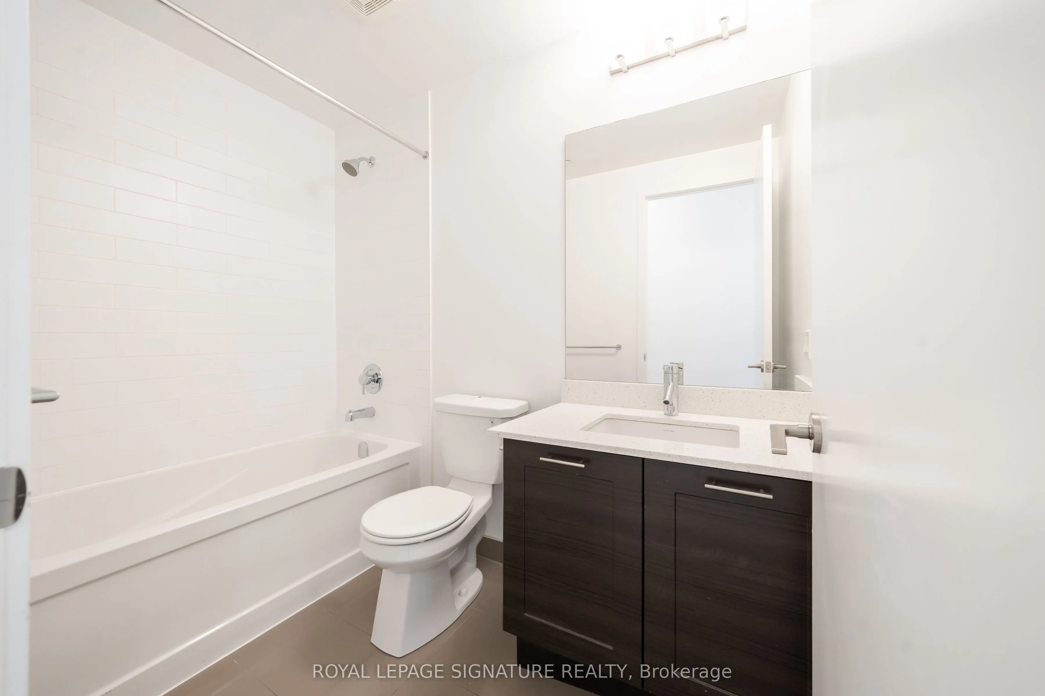 20 Bruyeres Mews, #1106