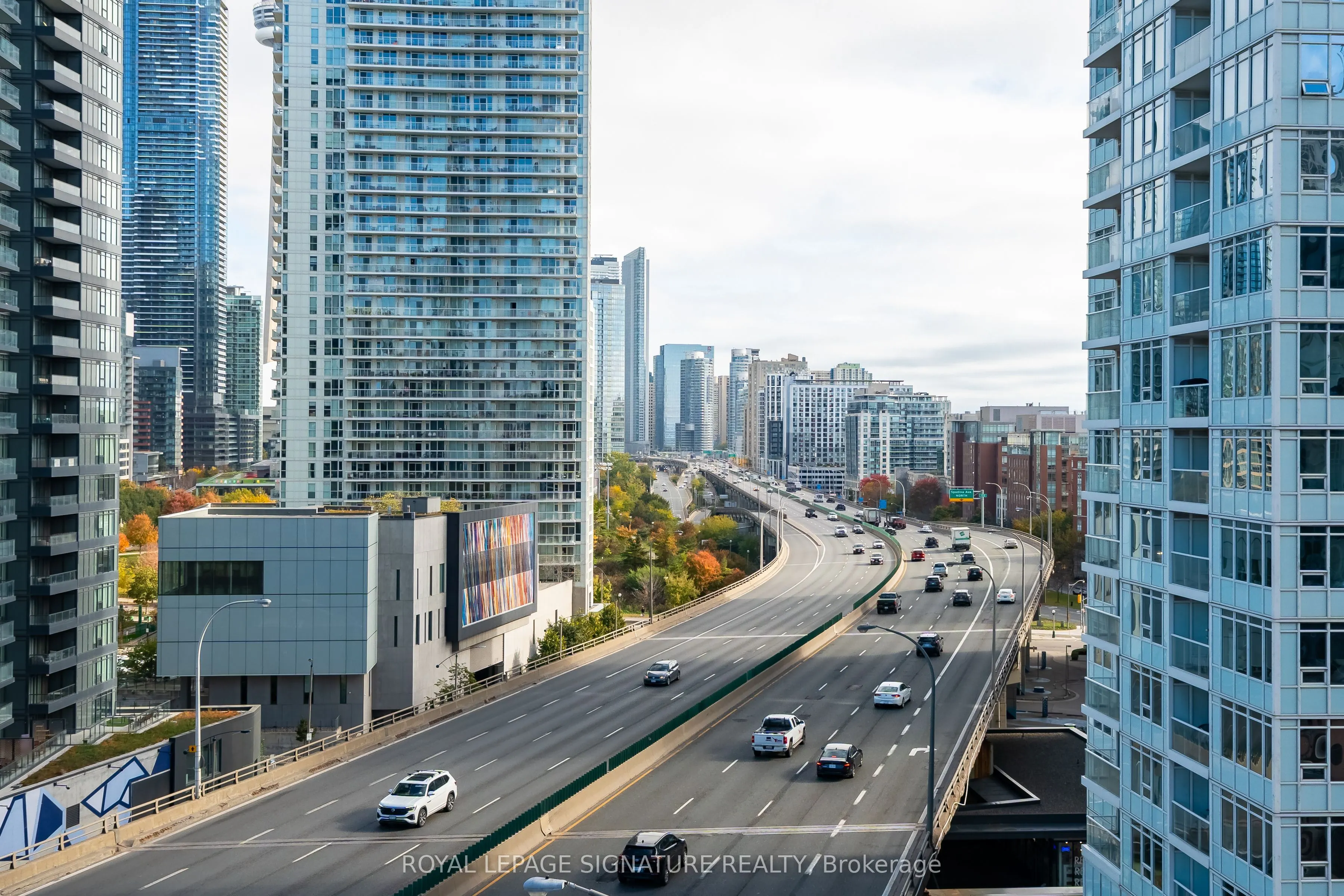 20 Bruyeres Mews, #1106