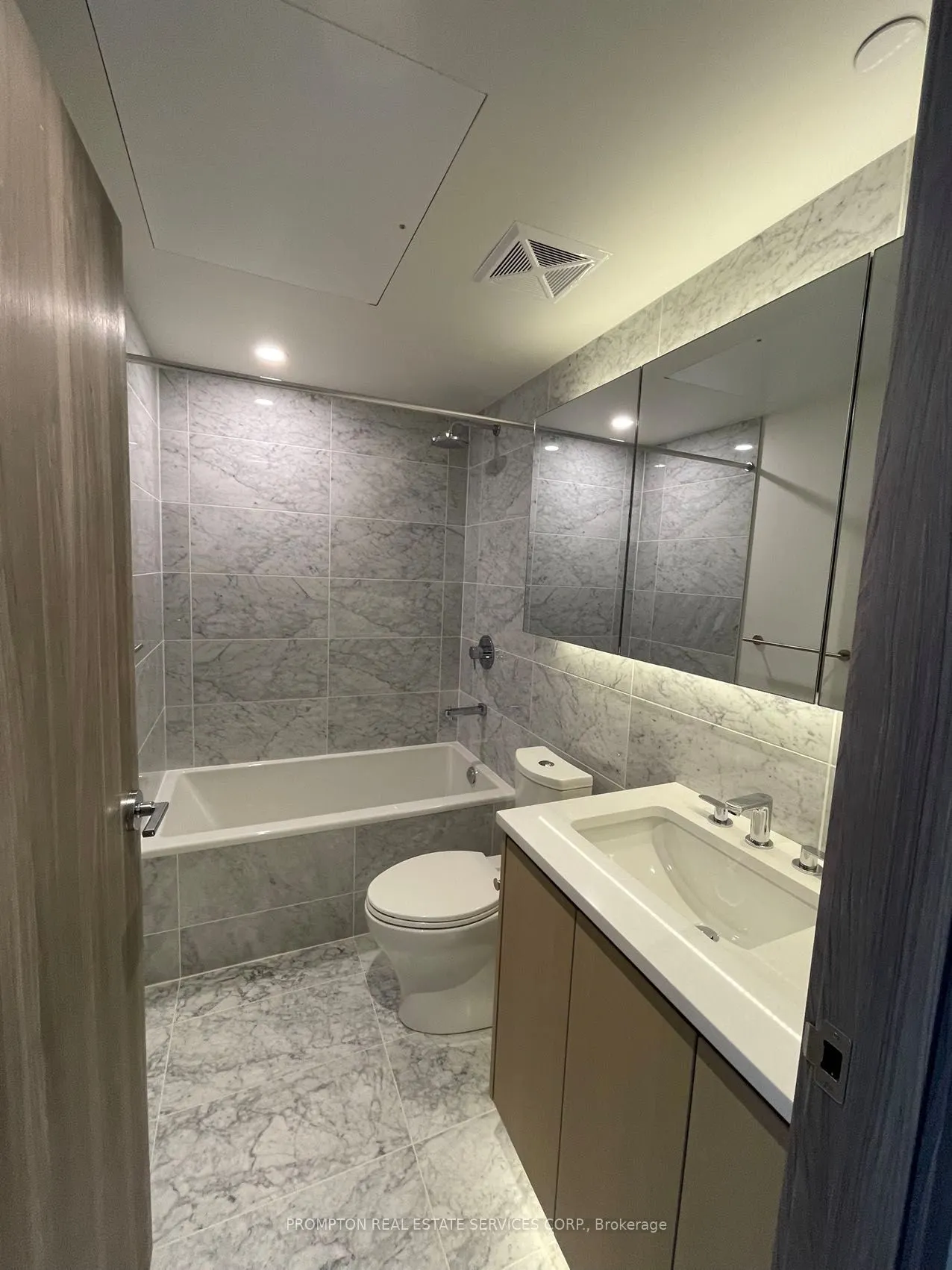 95 McMahon Drive, #3708