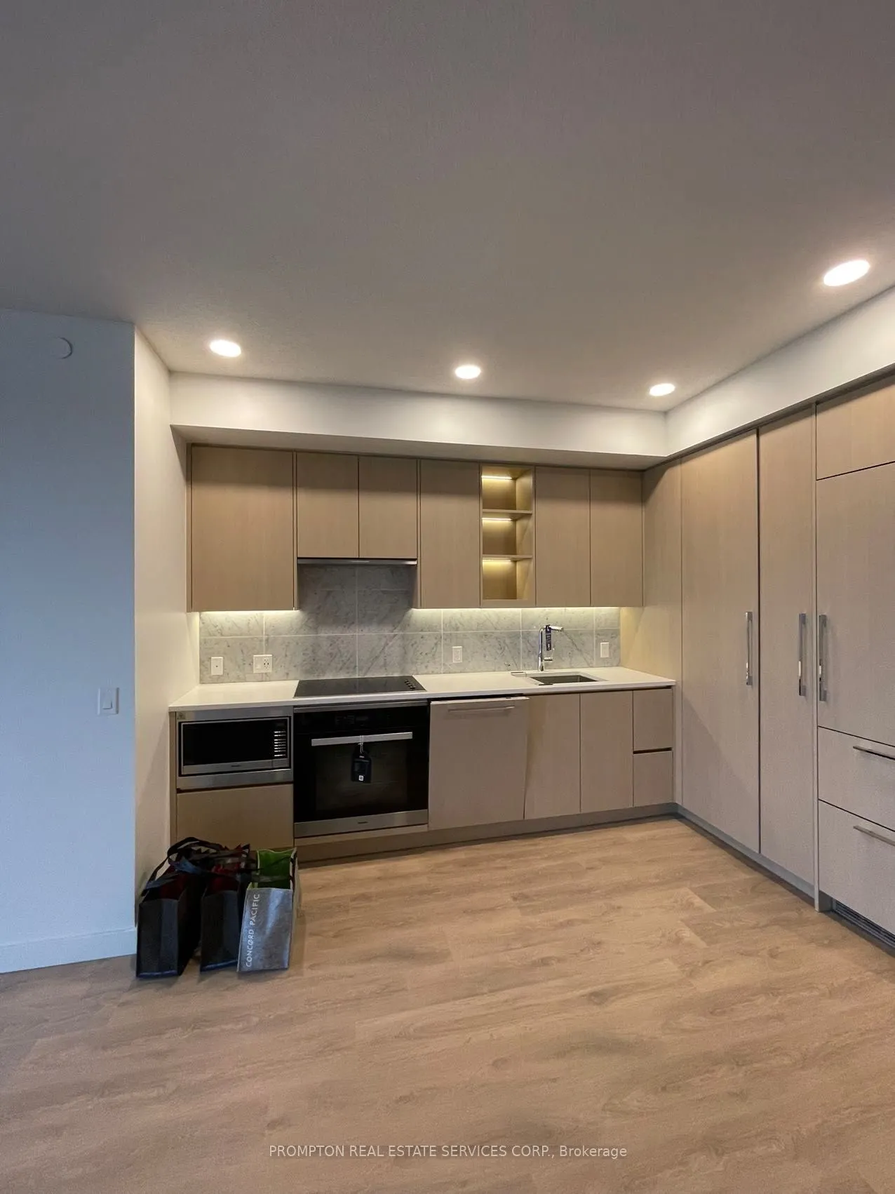 95 McMahon Drive, #3708