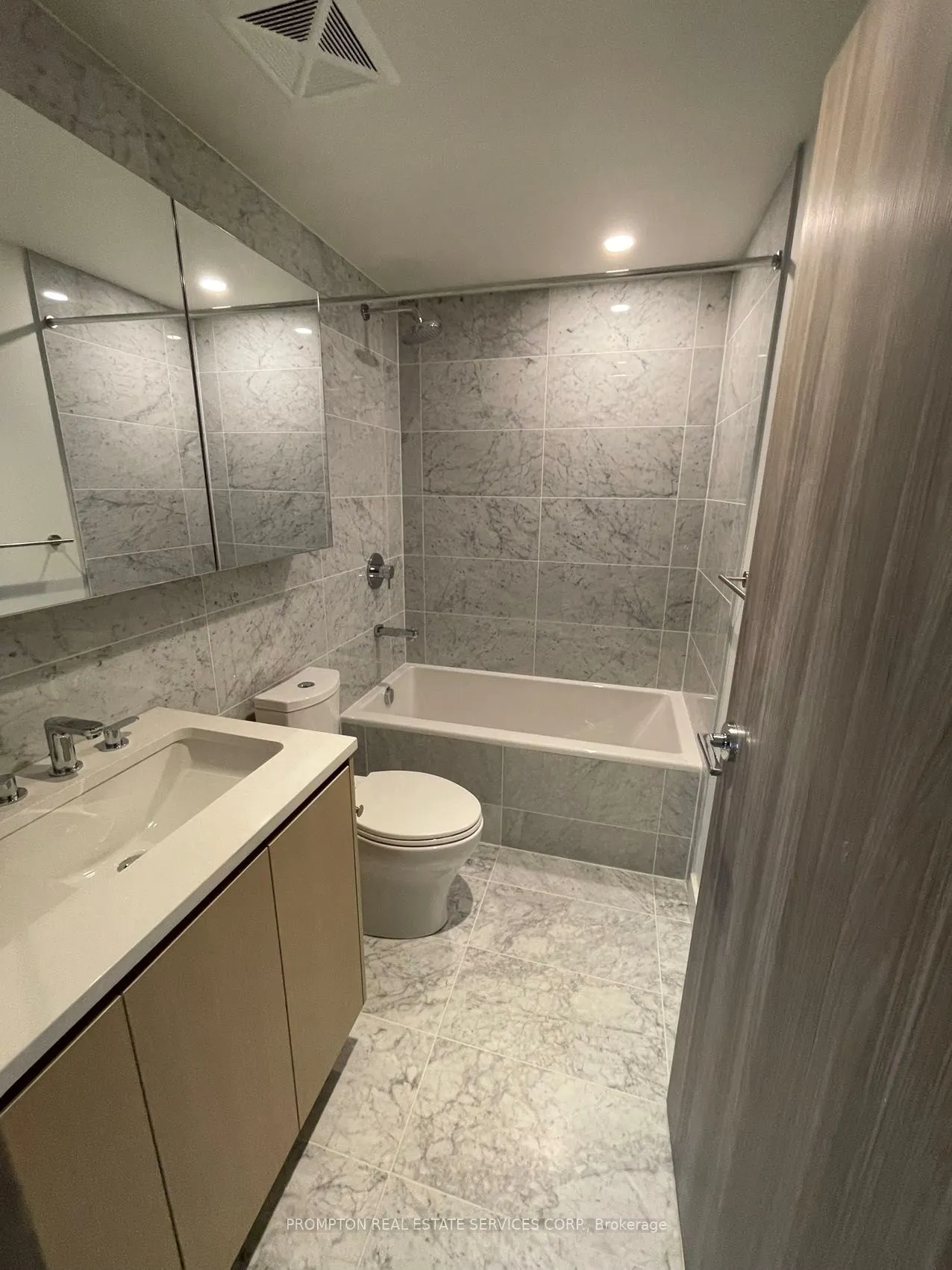 95 McMahon Drive, #3708