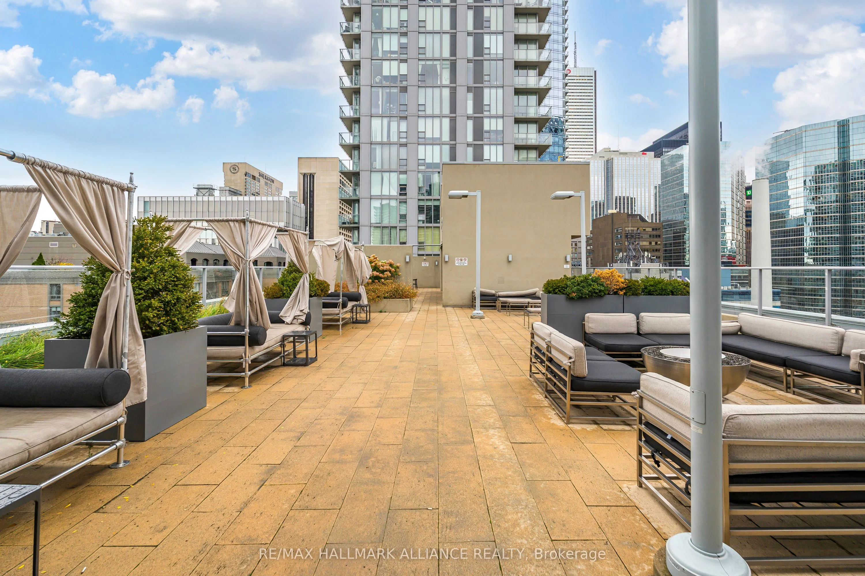 21 Nelson Street, #1015