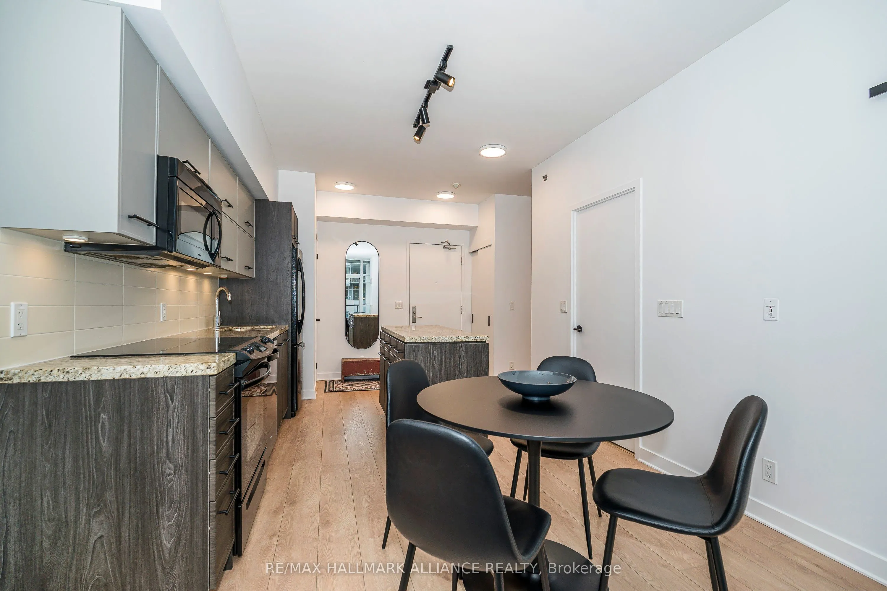 21 Nelson Street, #1015