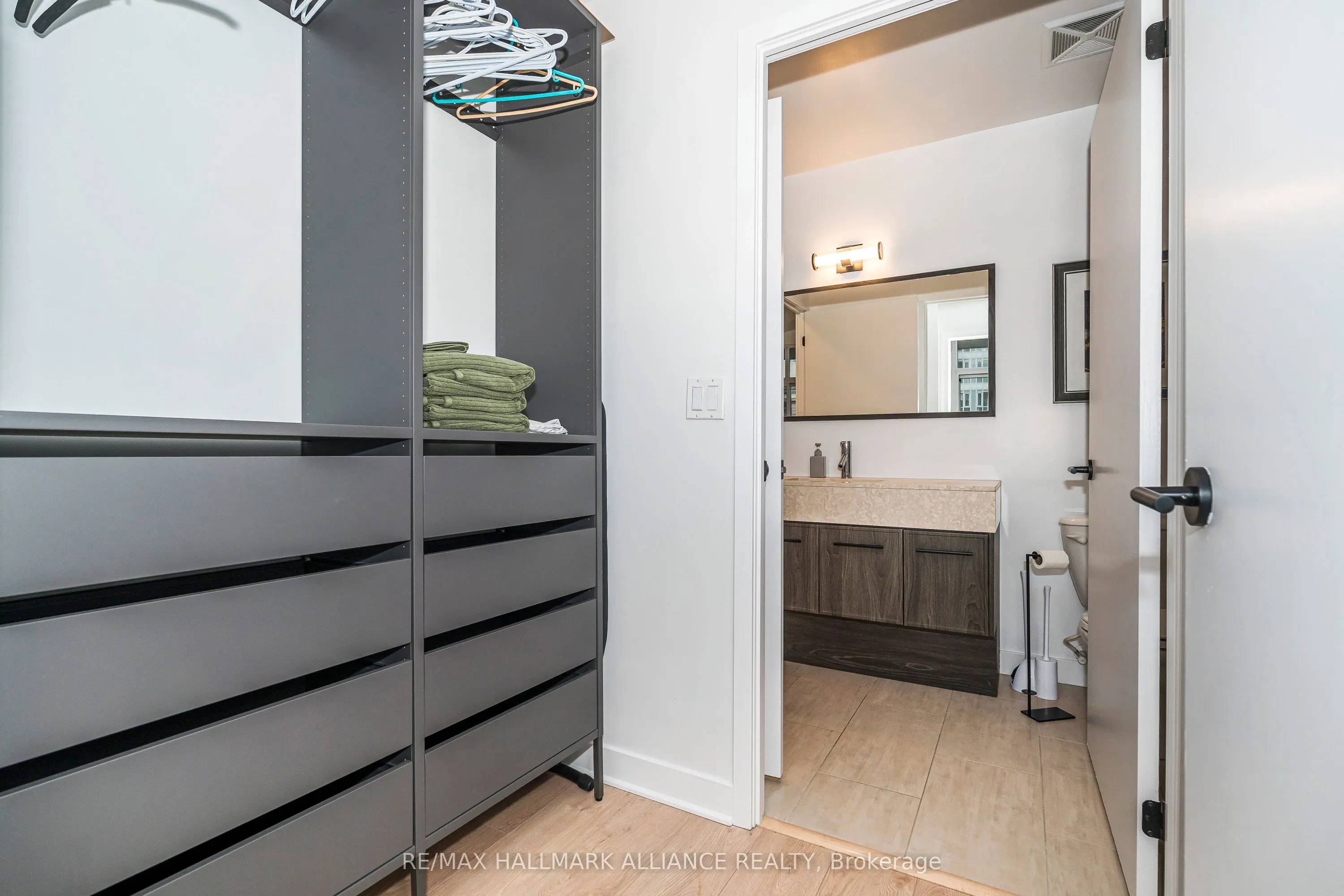 21 Nelson Street, #1015