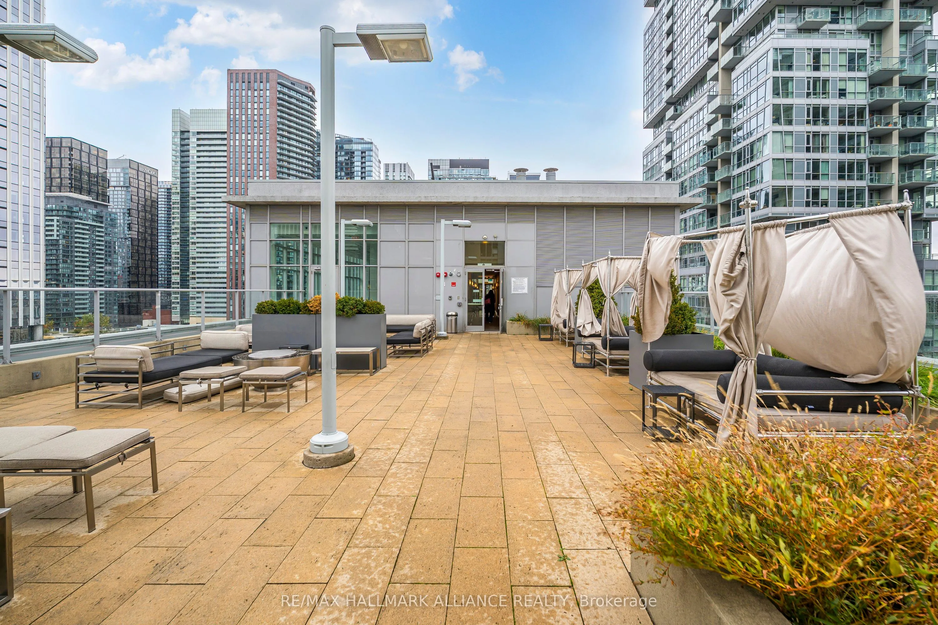 21 Nelson Street, #1015