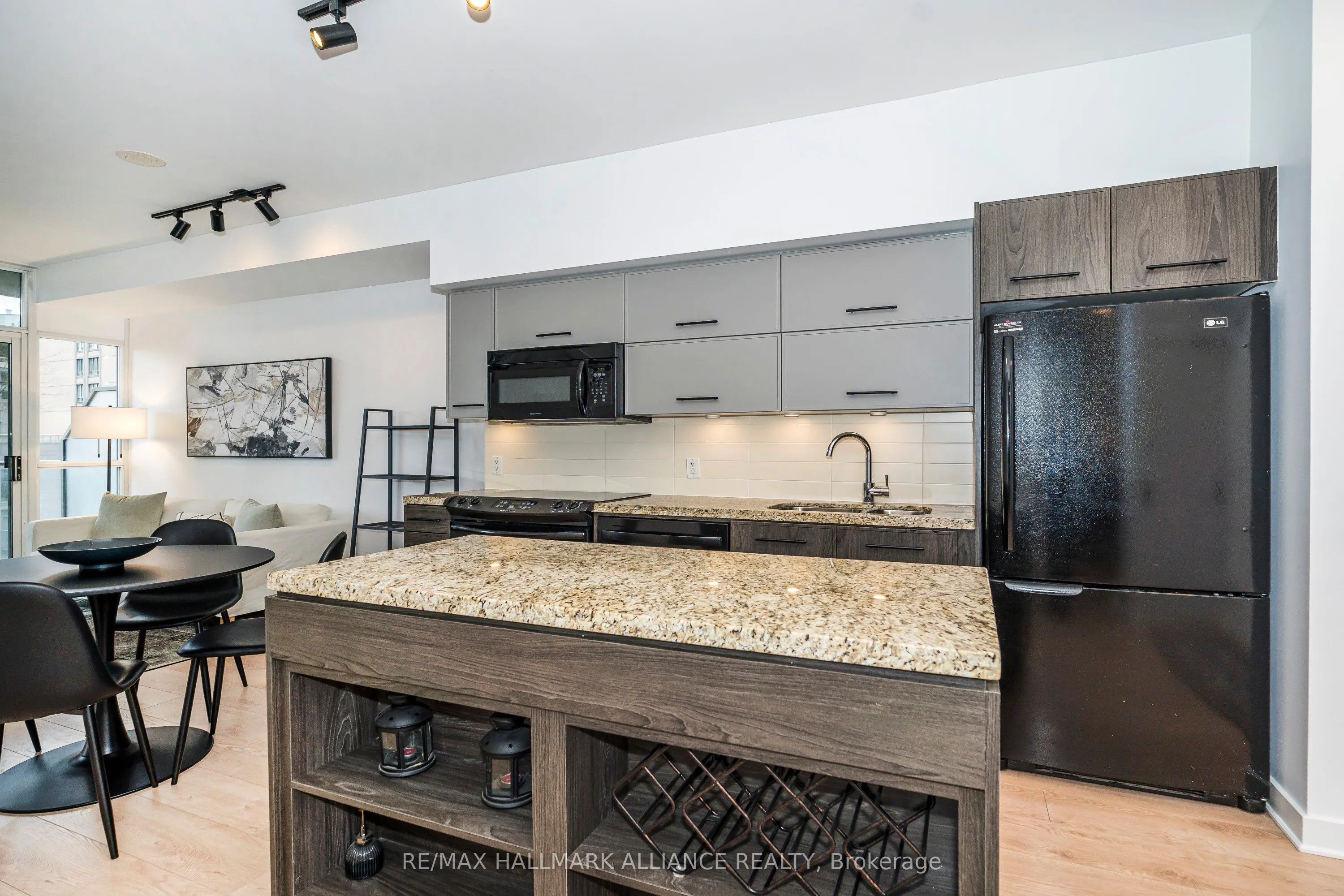 21 Nelson Street, #1015