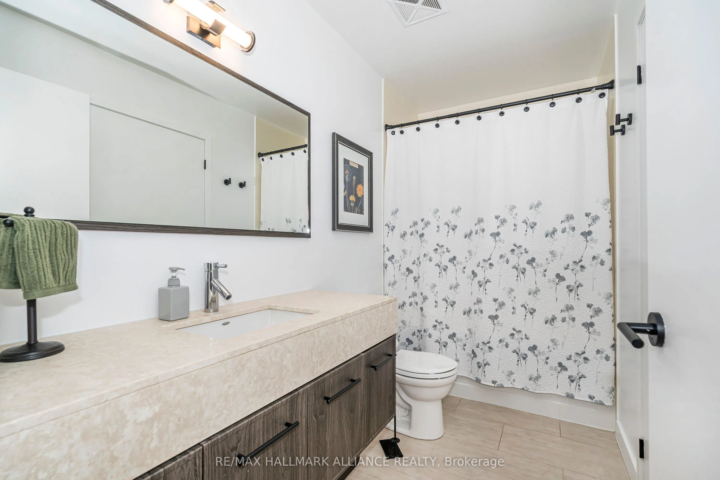 21 Nelson Street, #1015