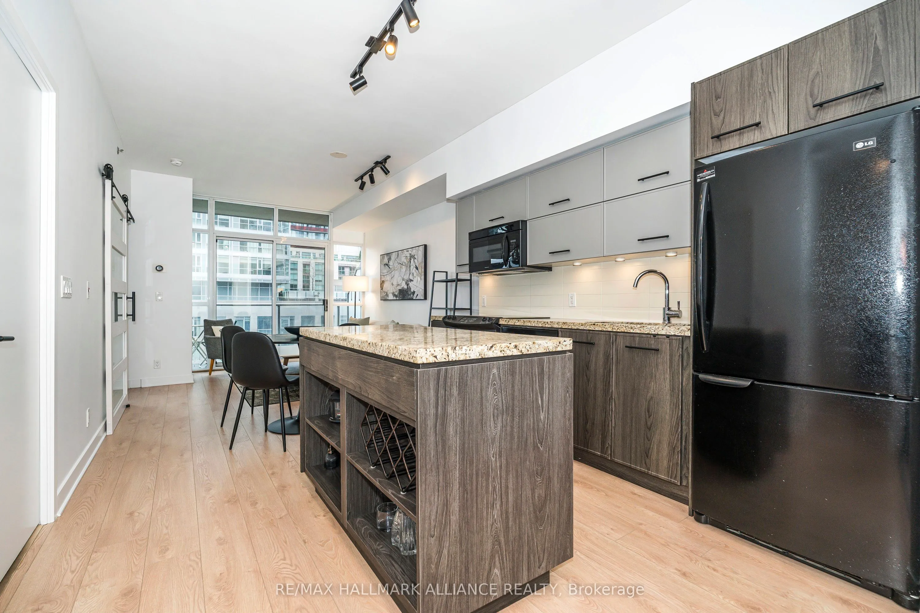 21 Nelson Street, #1015