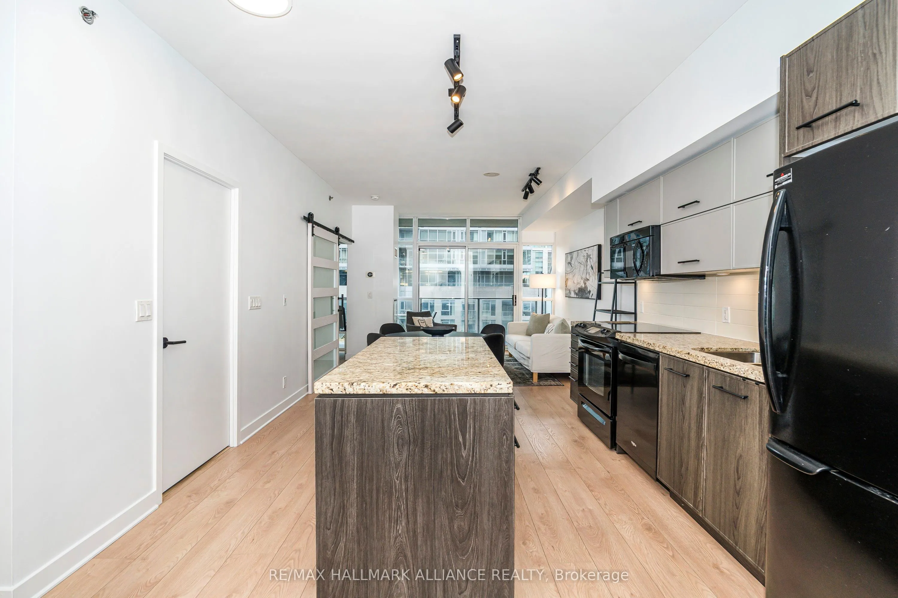 21 Nelson Street, #1015