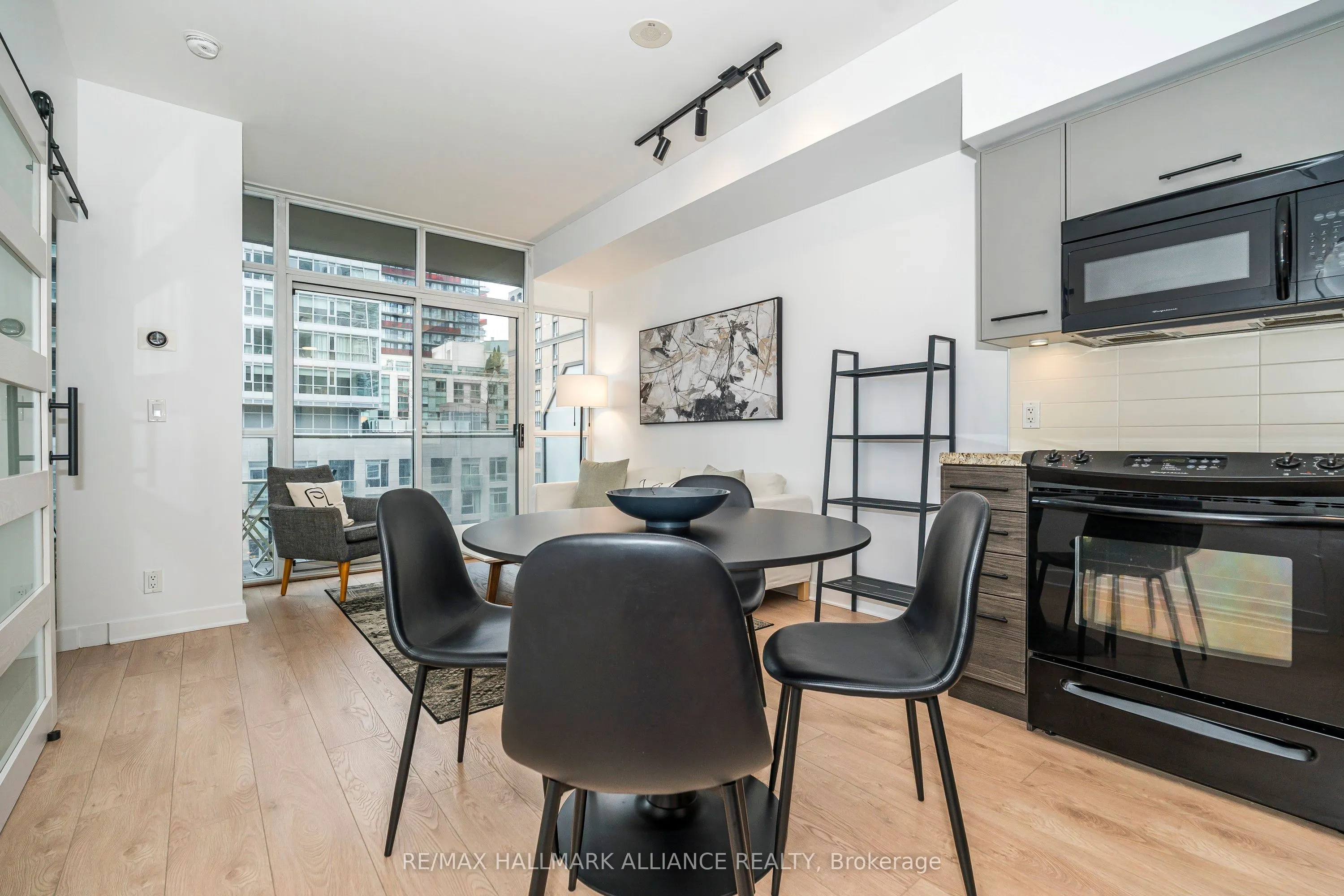 21 Nelson Street, #1015