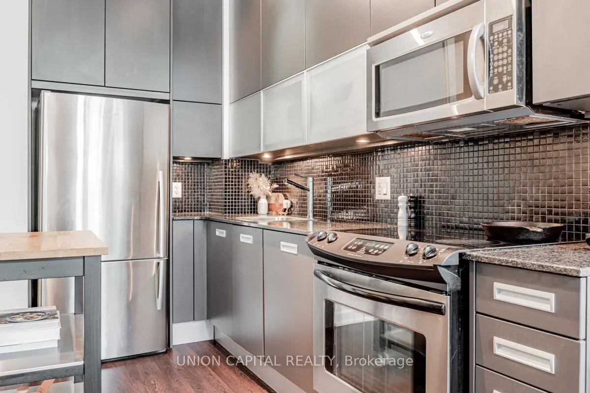 380 Macpherson Avenue, #113