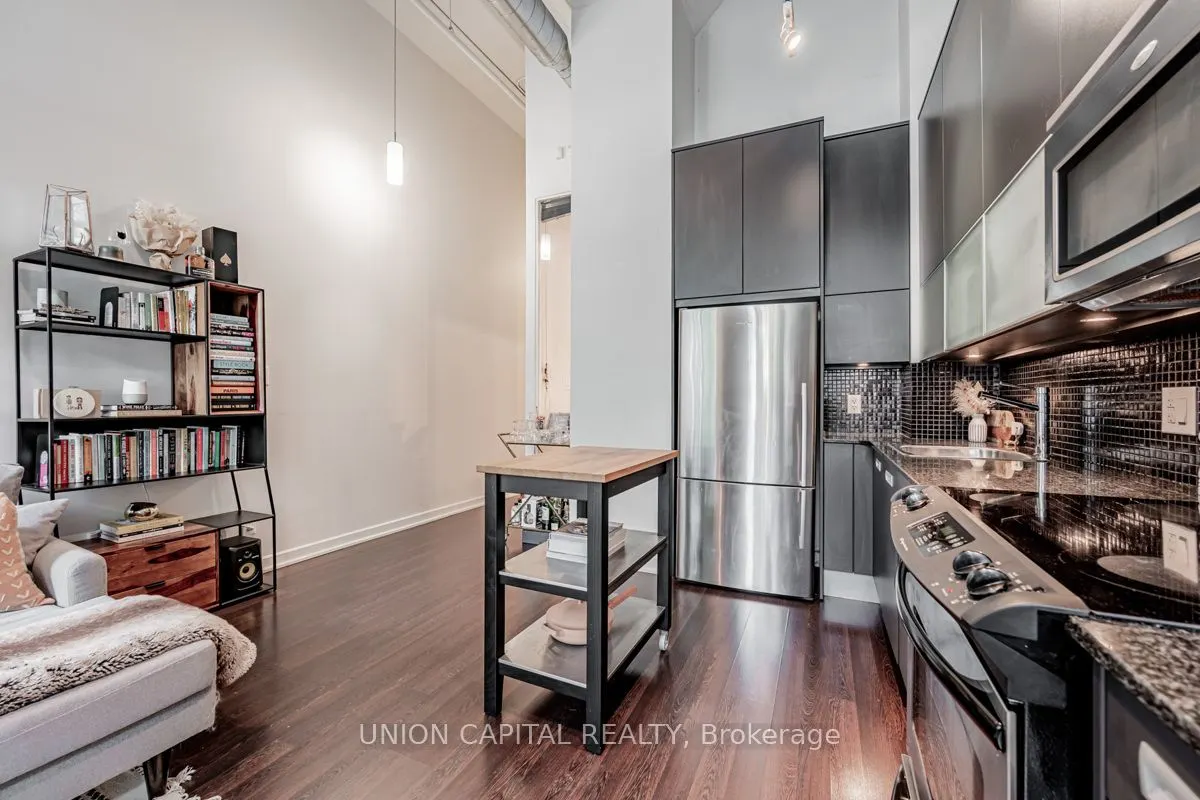 380 Macpherson Avenue, #113