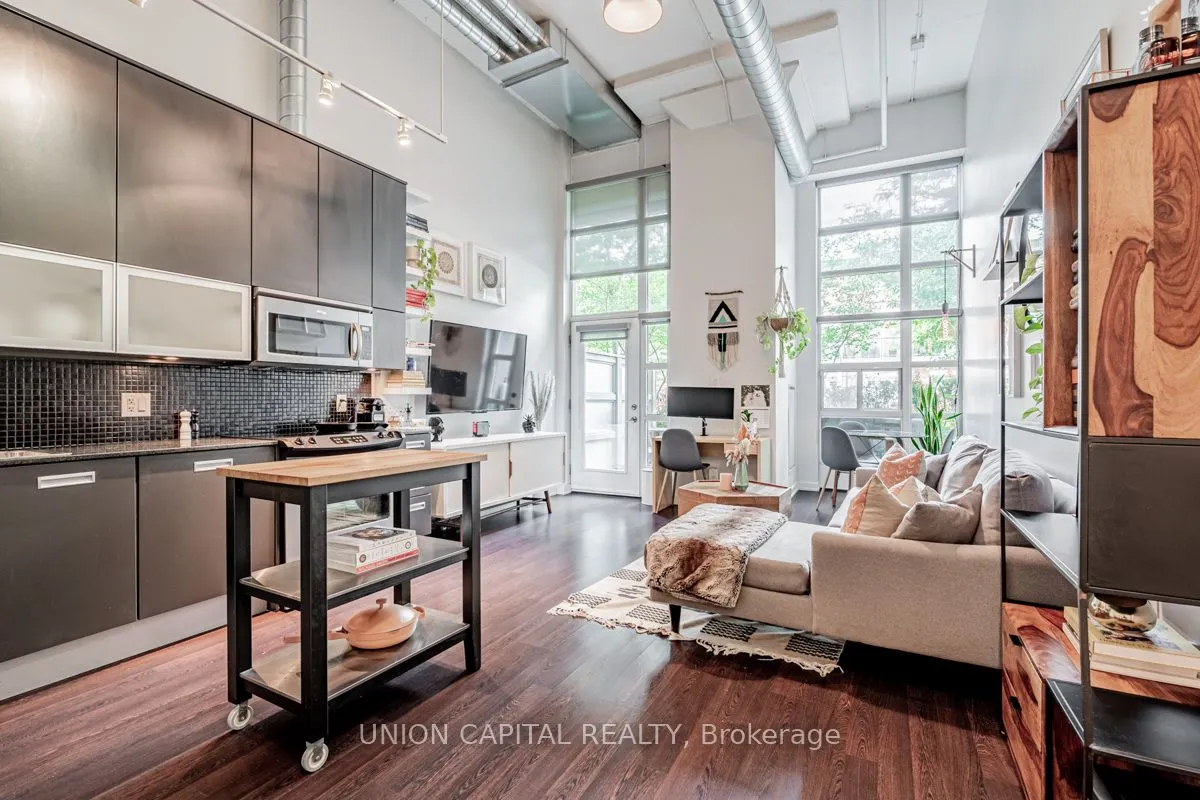 380 Macpherson Avenue, #113