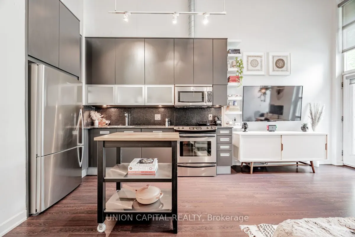 380 Macpherson Avenue, #113