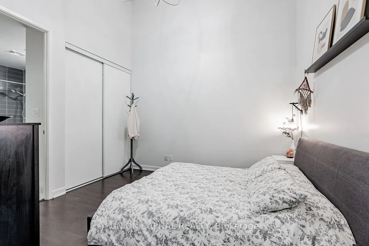 380 Macpherson Avenue, #113