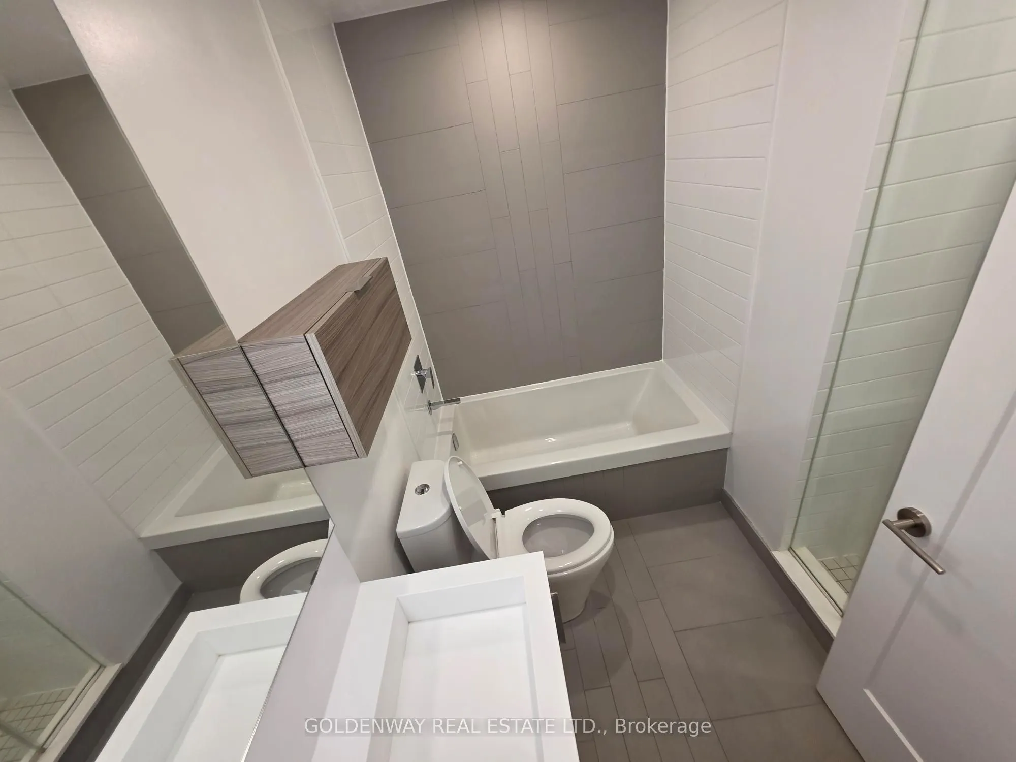 88 Scott Street, #505