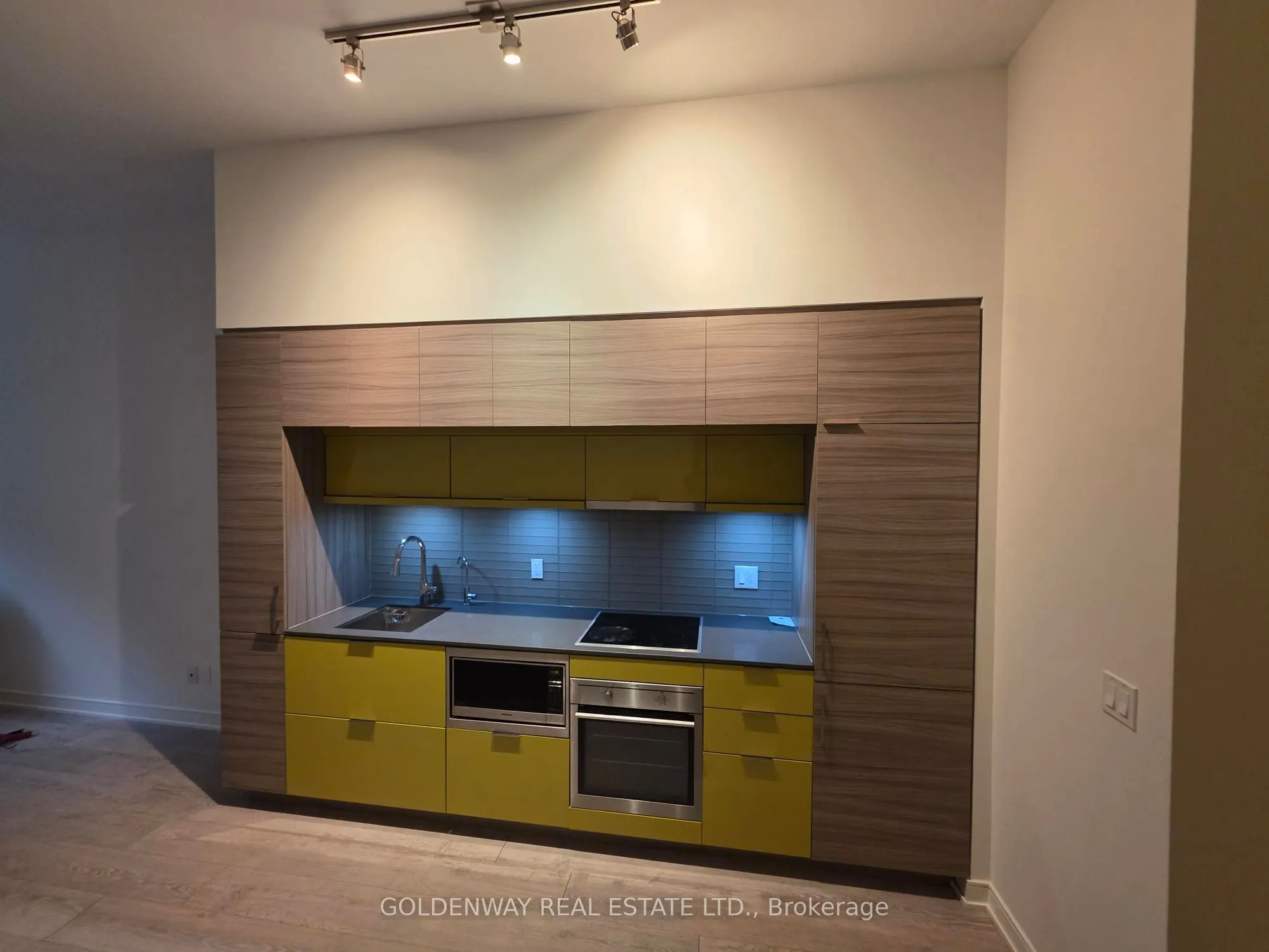 88 Scott Street, #505