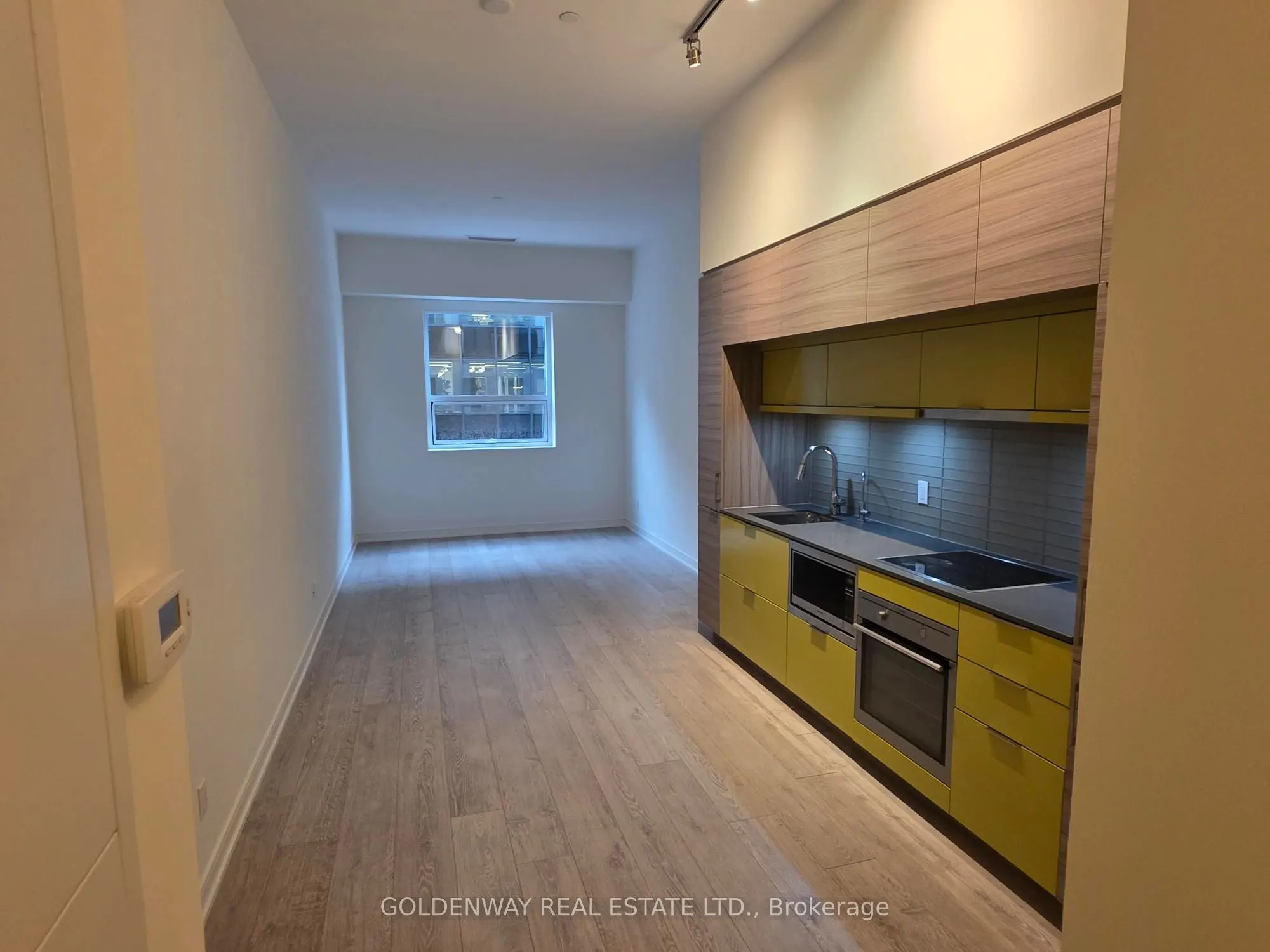 88 Scott Street, #505