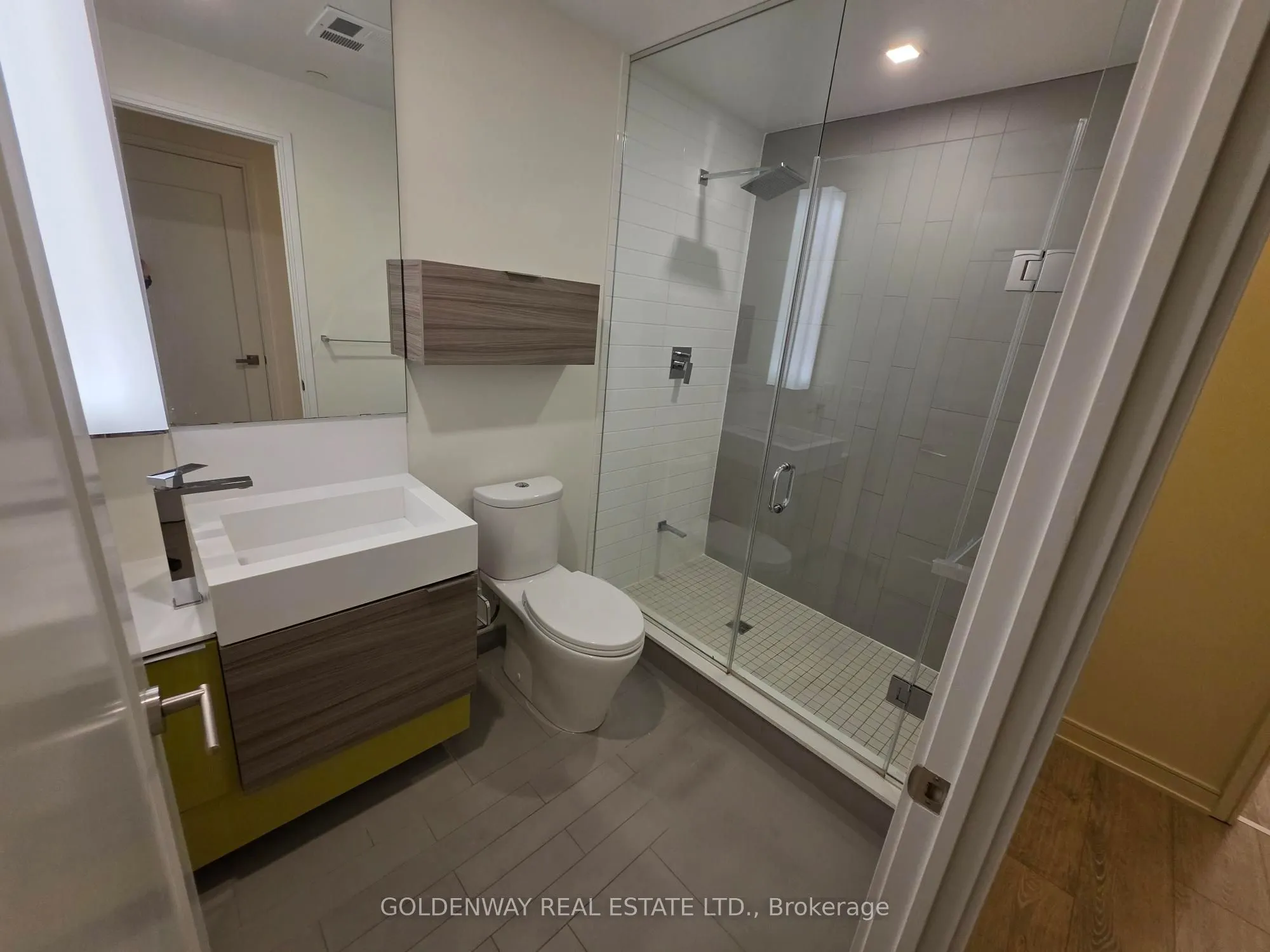 88 Scott Street, #505