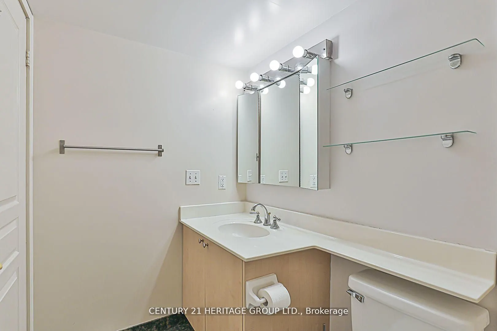 55 Harrison Garden Boulevard S, #407