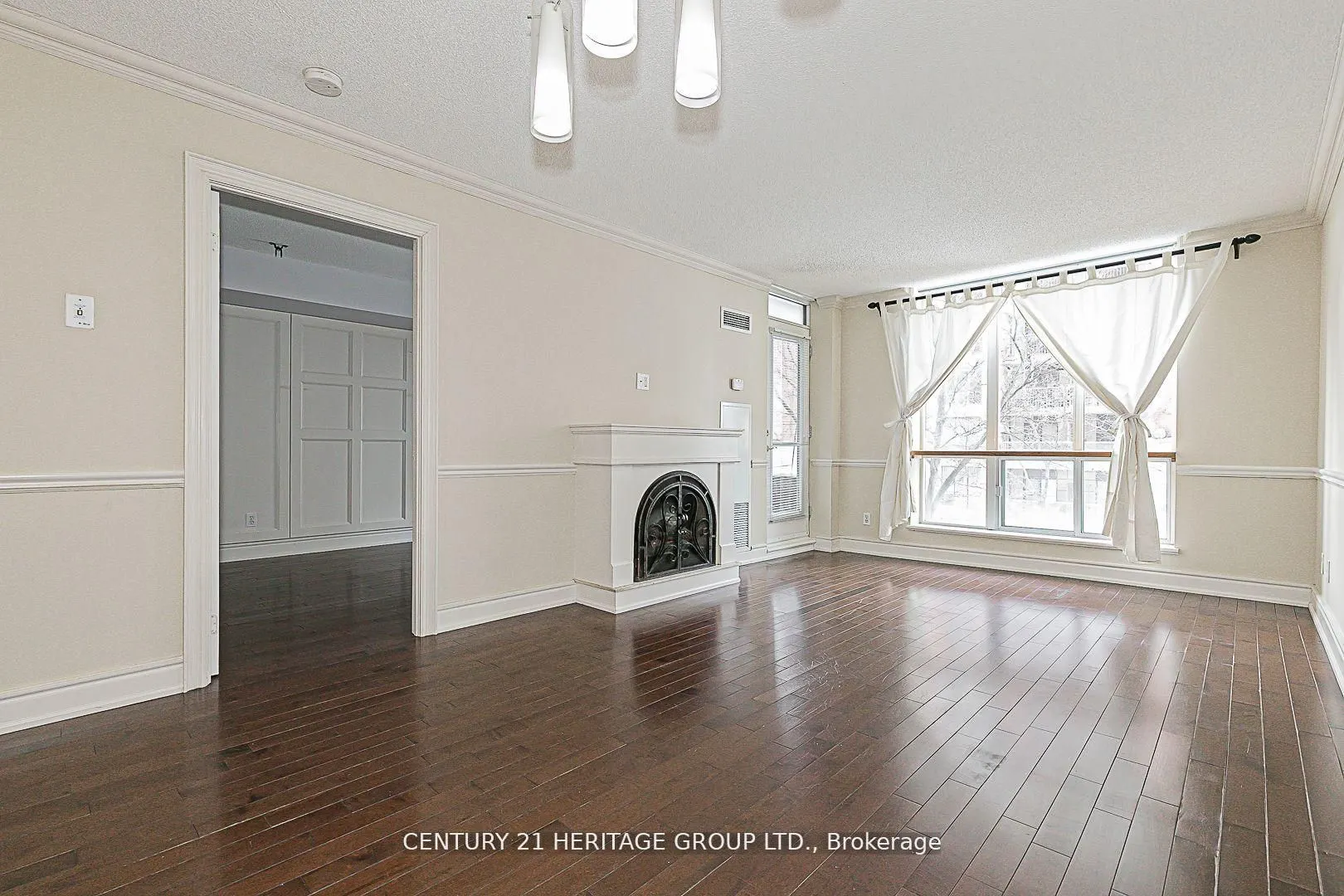 55 Harrison Garden Boulevard S, #407