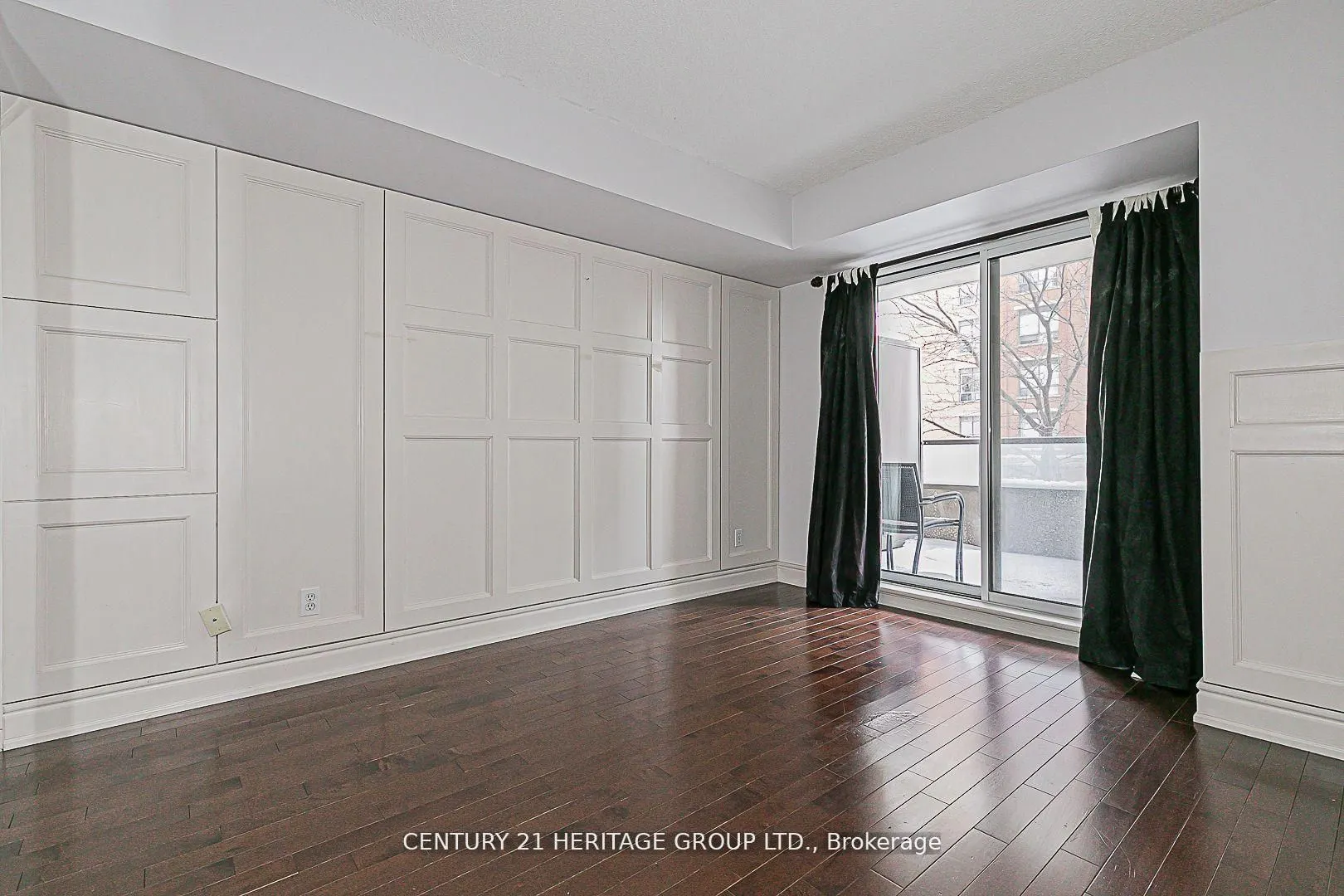 55 Harrison Garden Boulevard S, #407