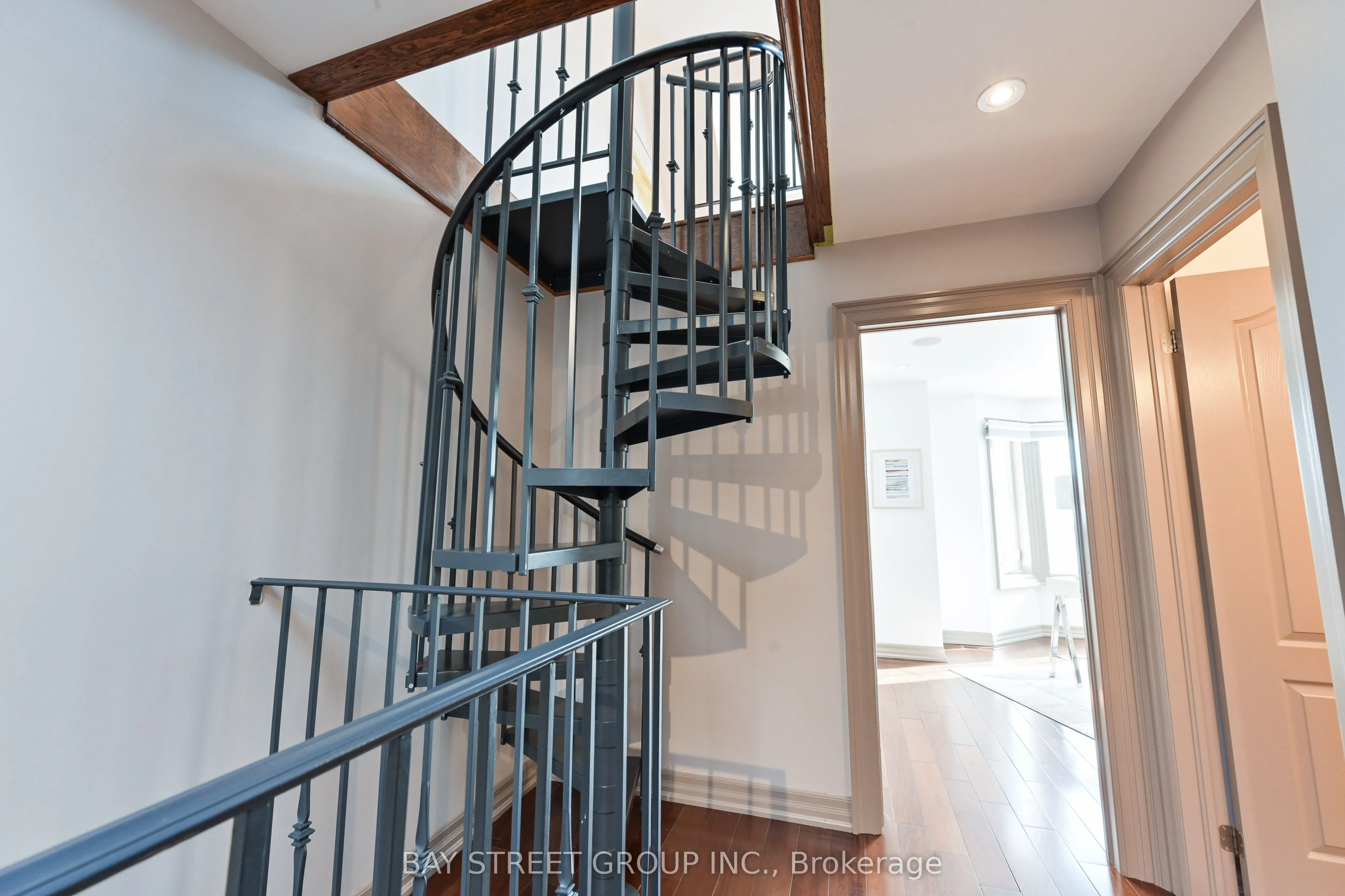 40 Holland Park Avenue