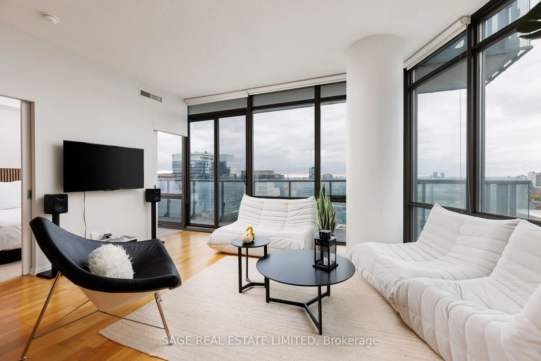 832 Bay Street, #2103