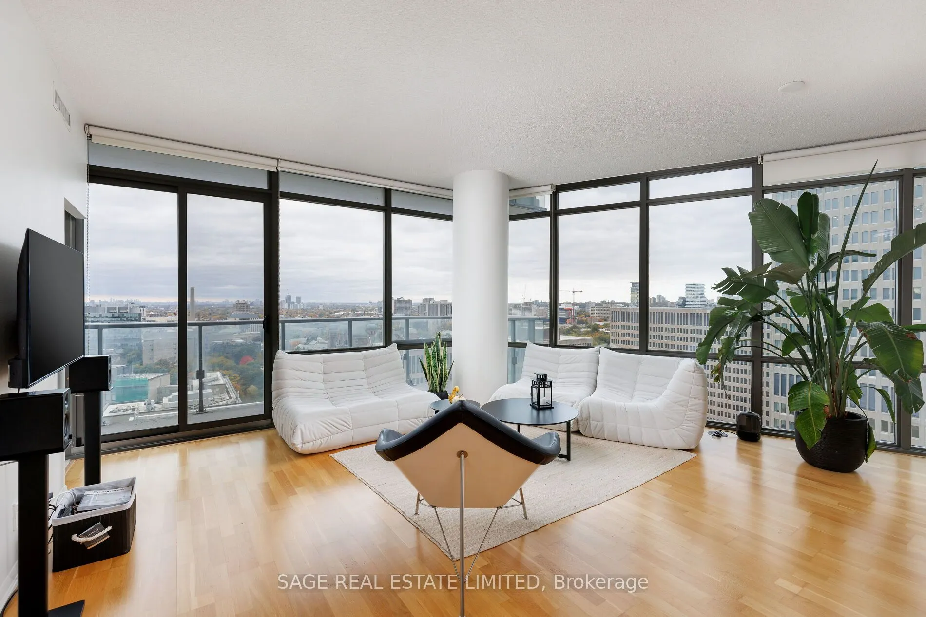 832 Bay Street, #2103