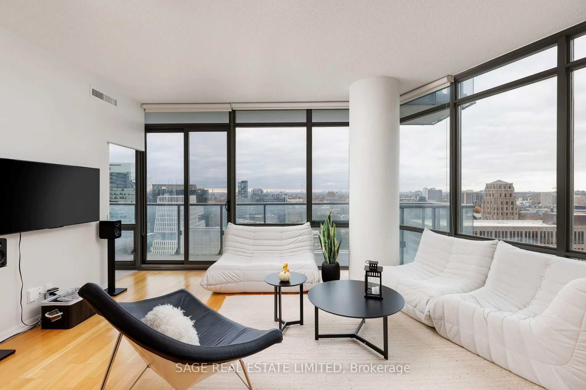 832 Bay Street, #2103