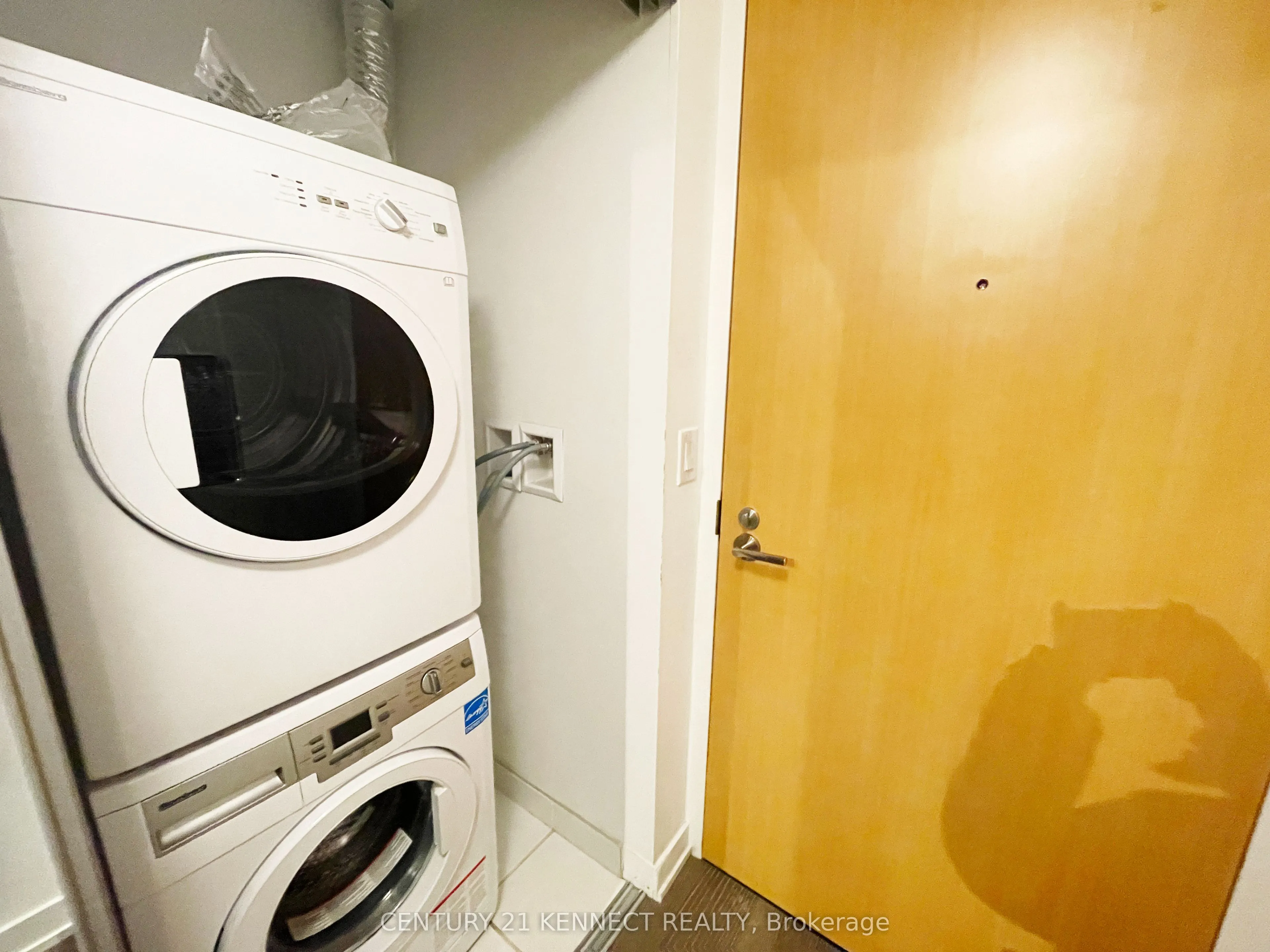 11 Wellesley Street W, #4312