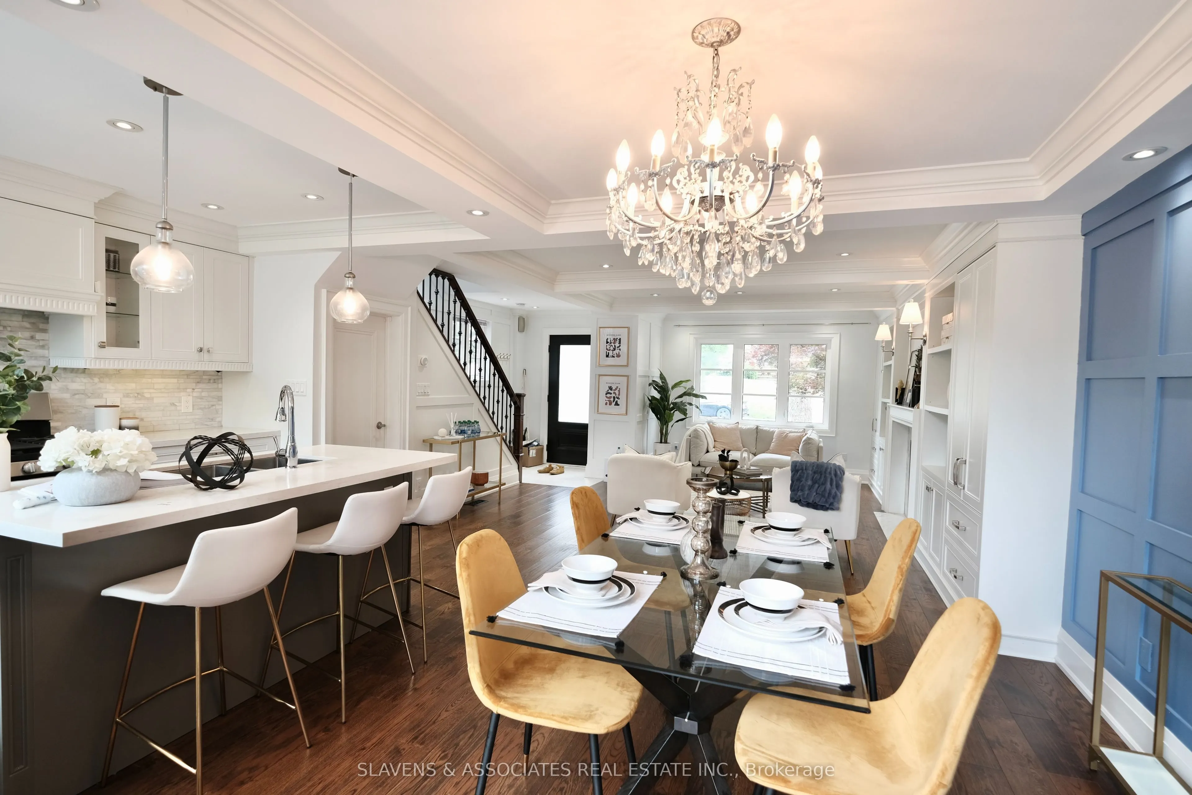 456 Roehampton Avenue