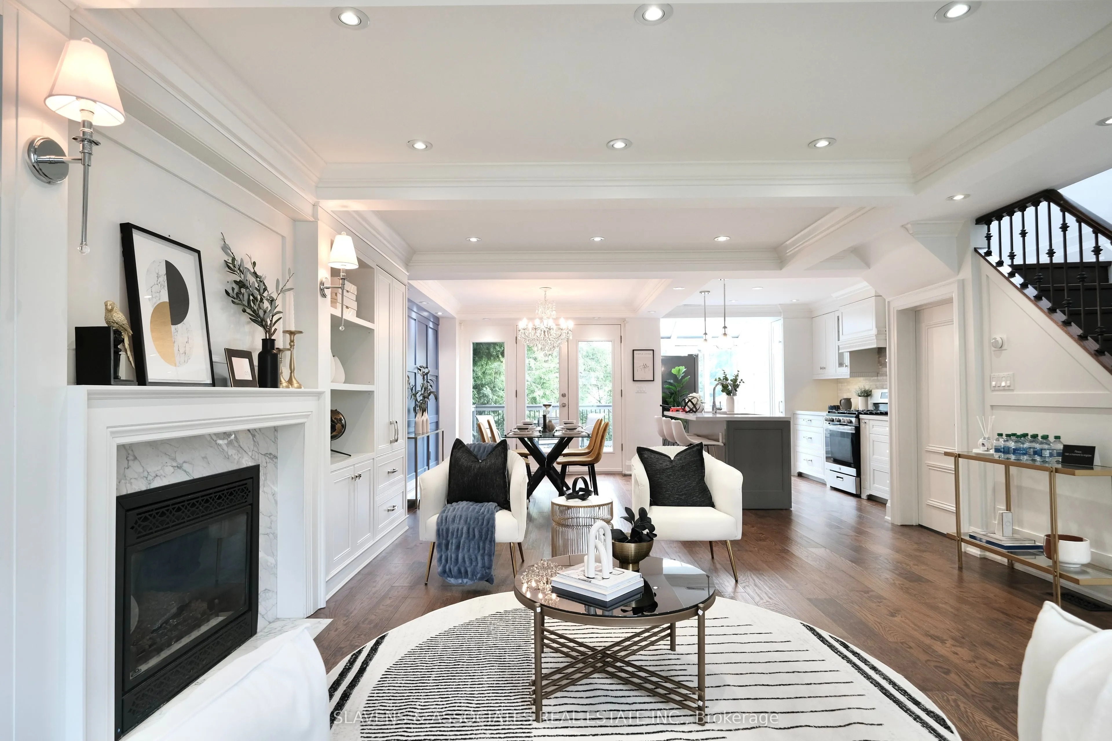 456 Roehampton Avenue