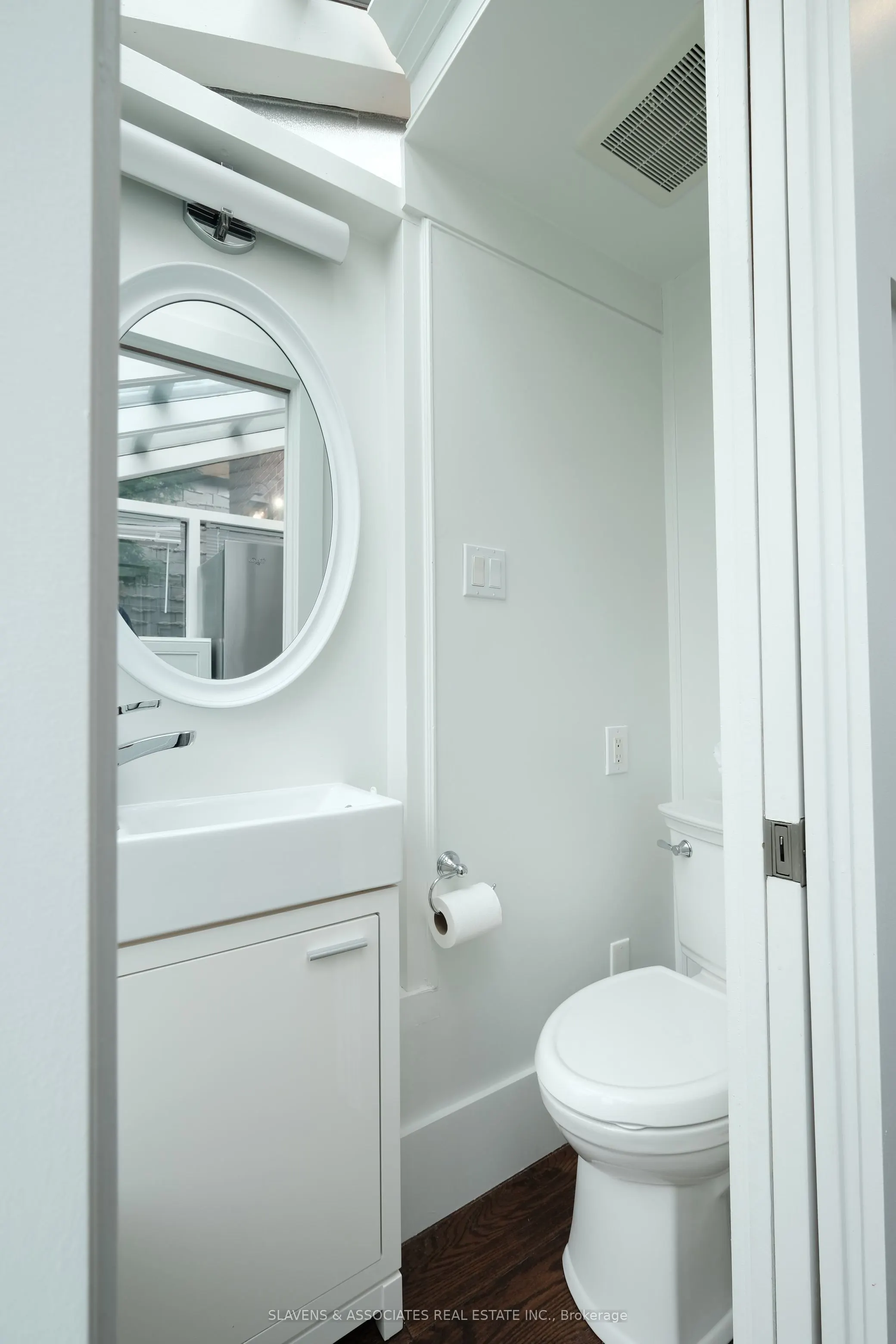 456 Roehampton Avenue