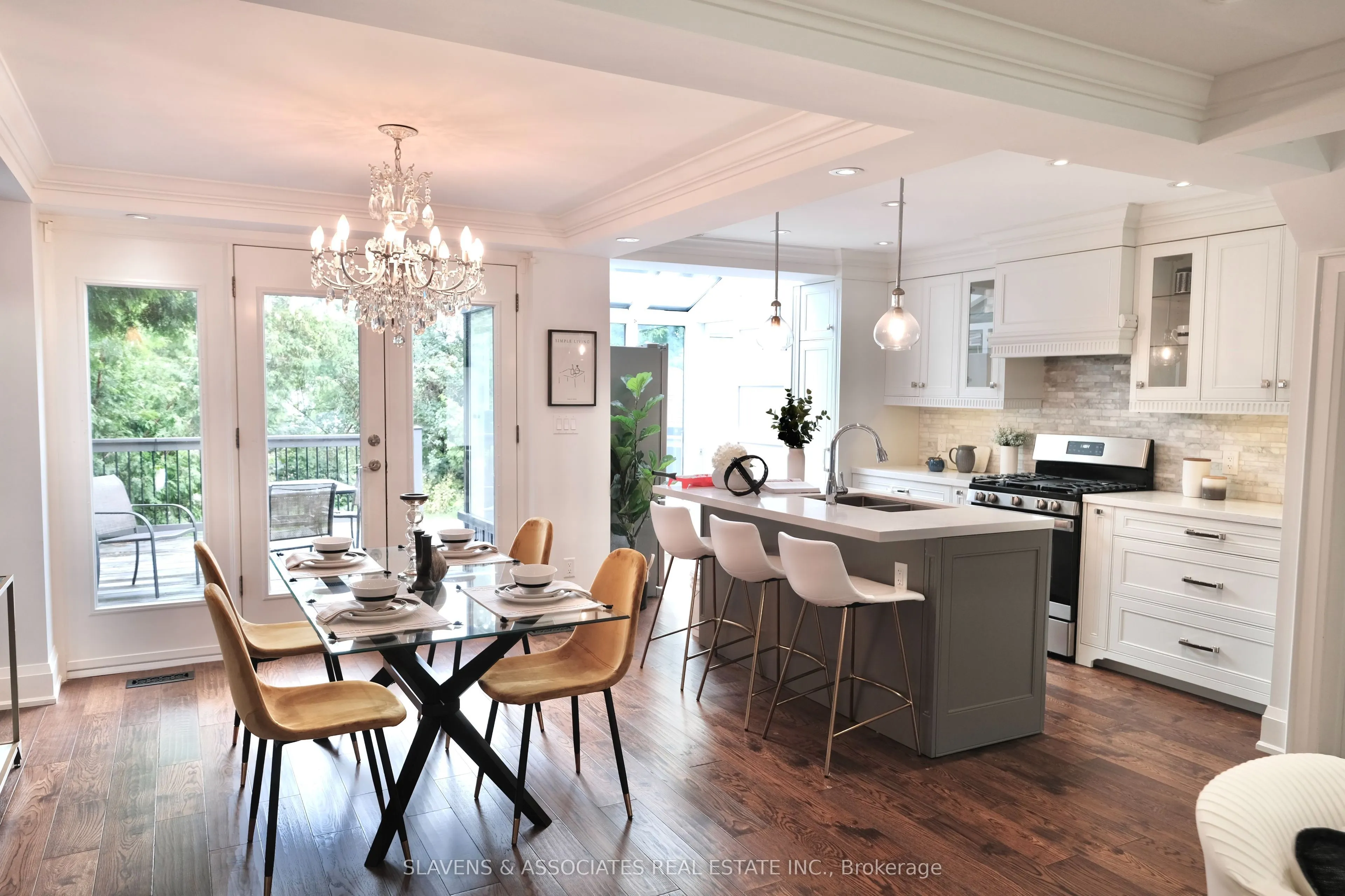 456 Roehampton Avenue