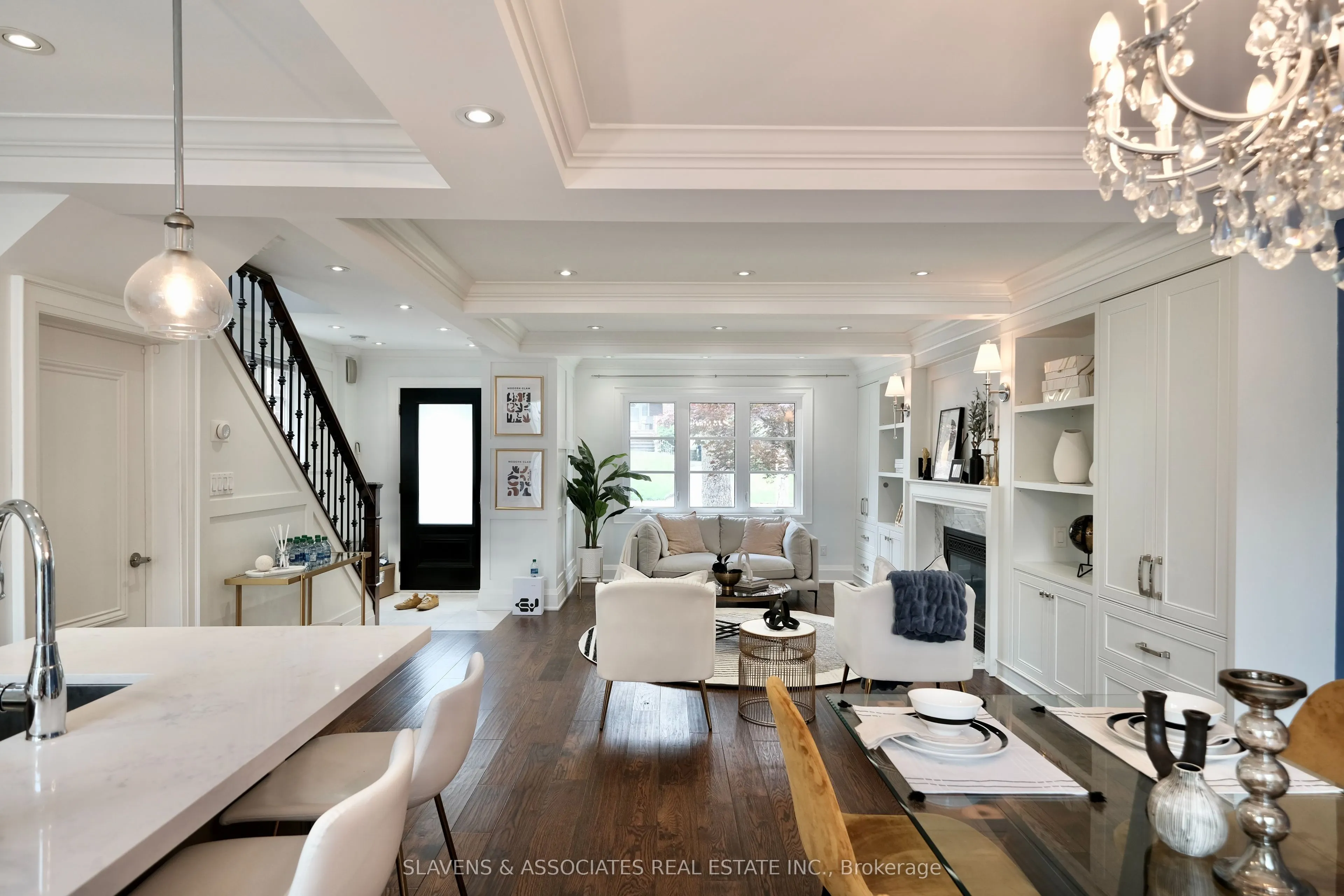 456 Roehampton Avenue