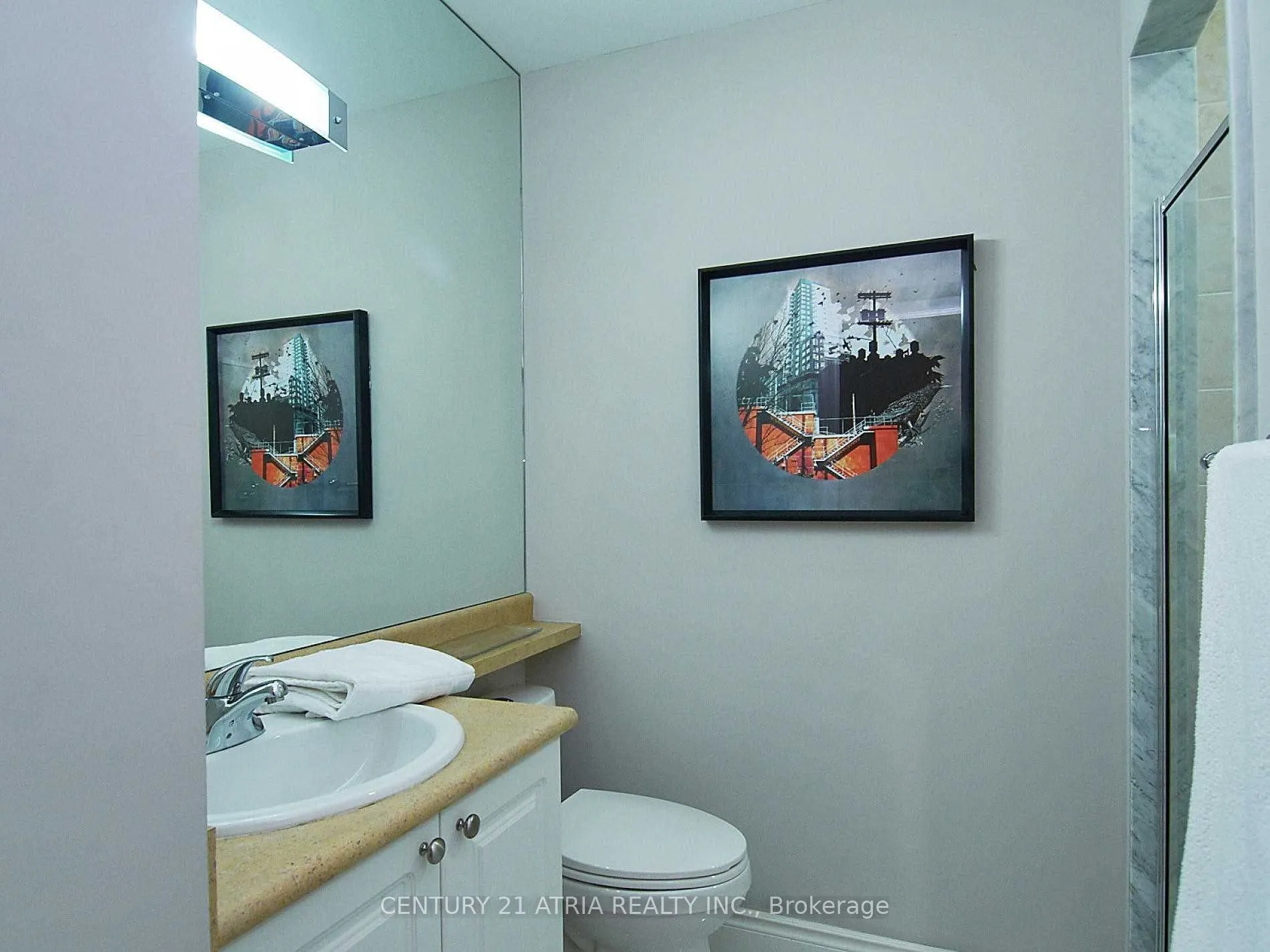 18 Yonge Street E, #607