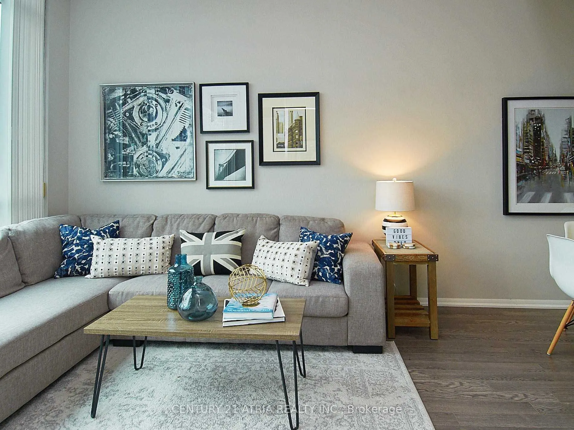 18 Yonge Street E, #607