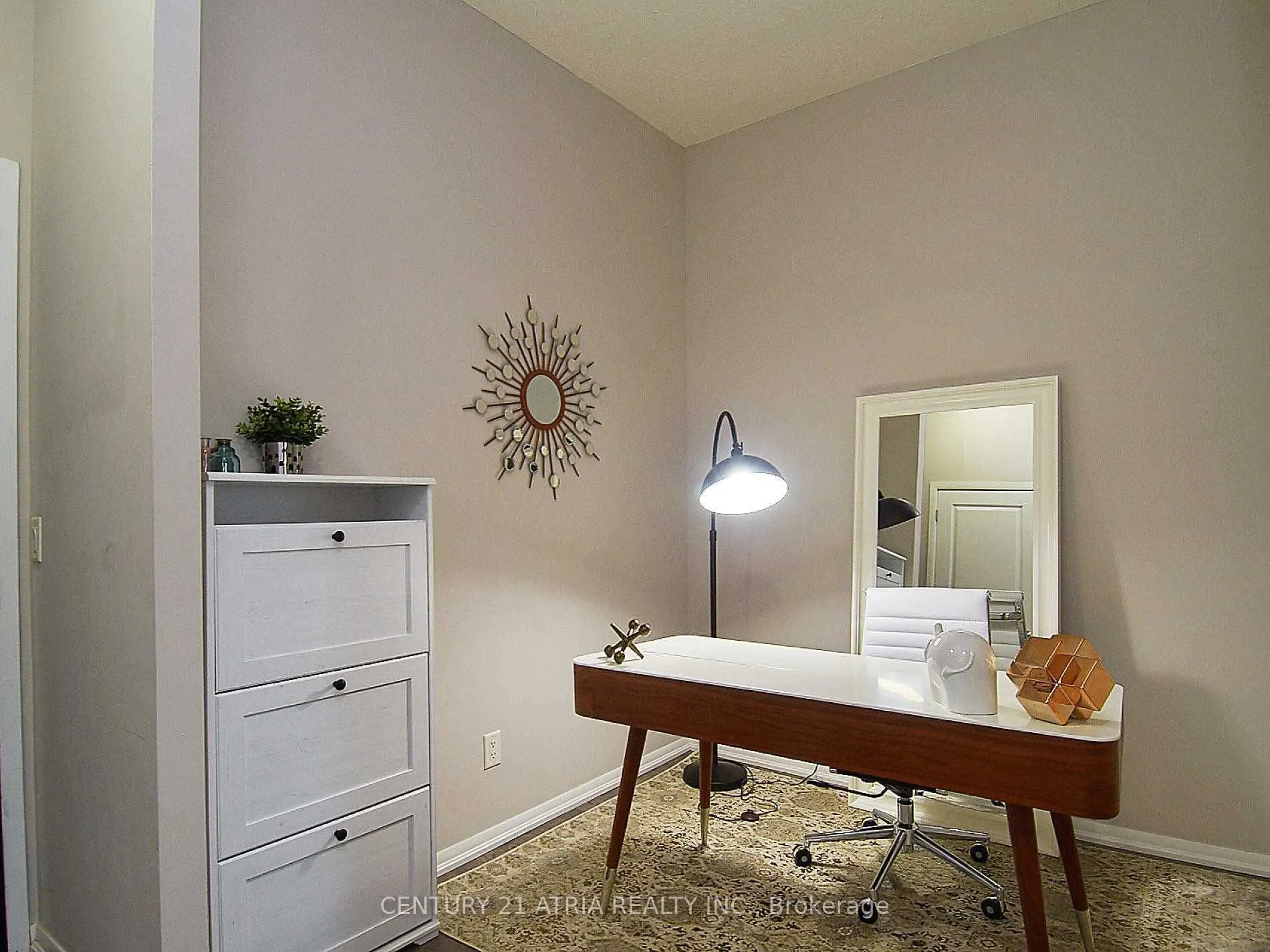 18 Yonge Street E, #607