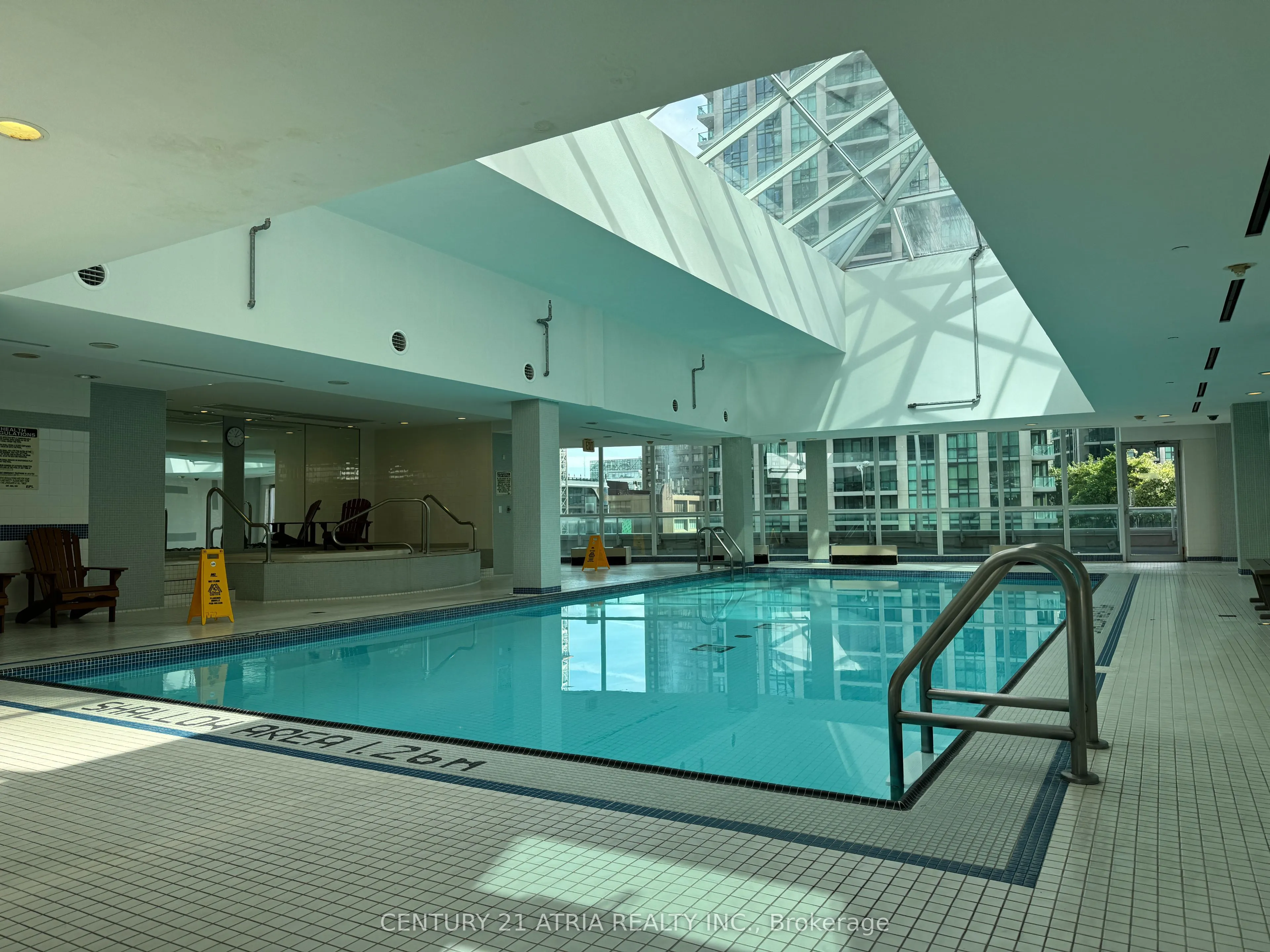 18 Yonge Street E, #607