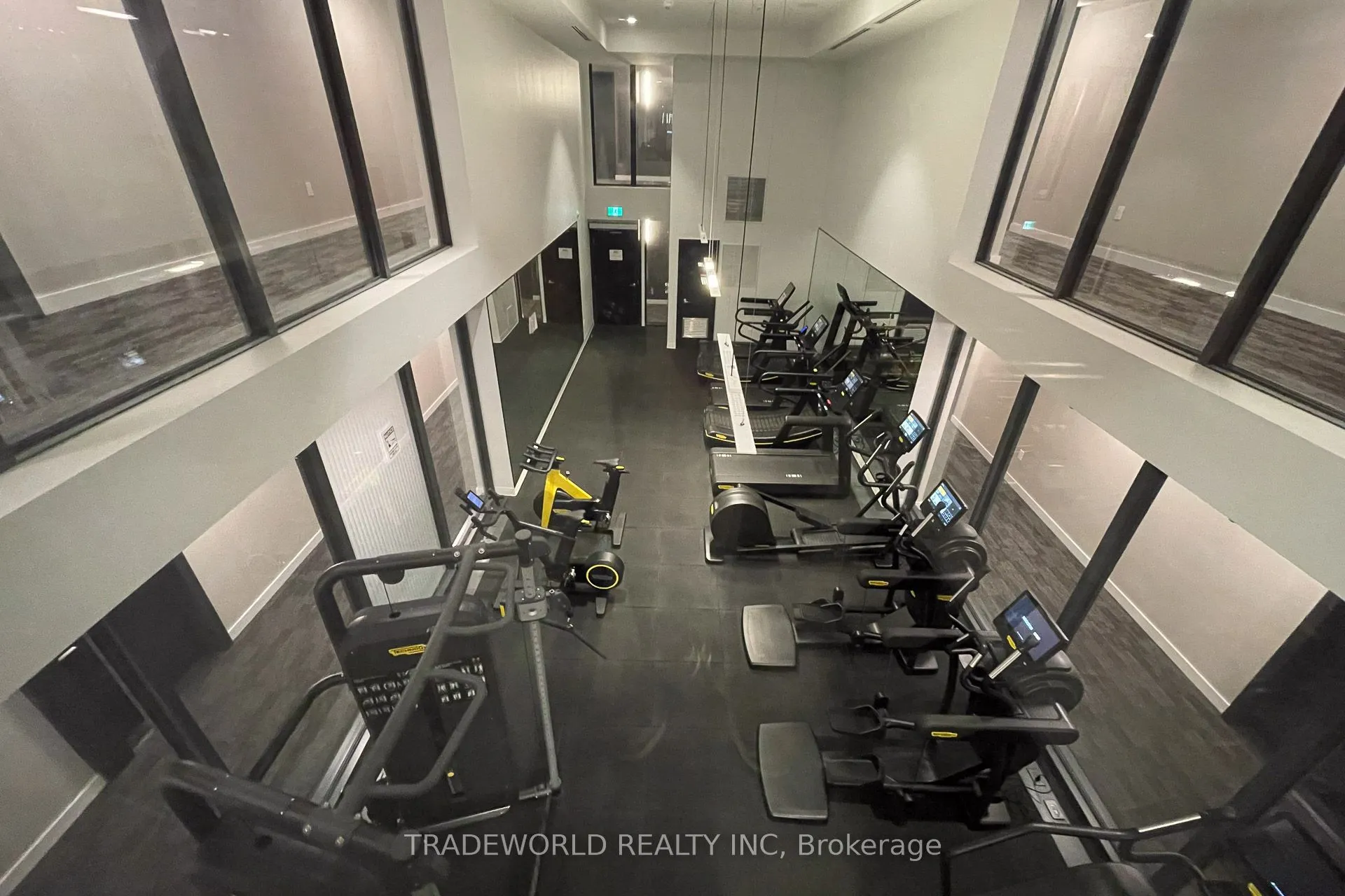 158 Front Street E, #2015