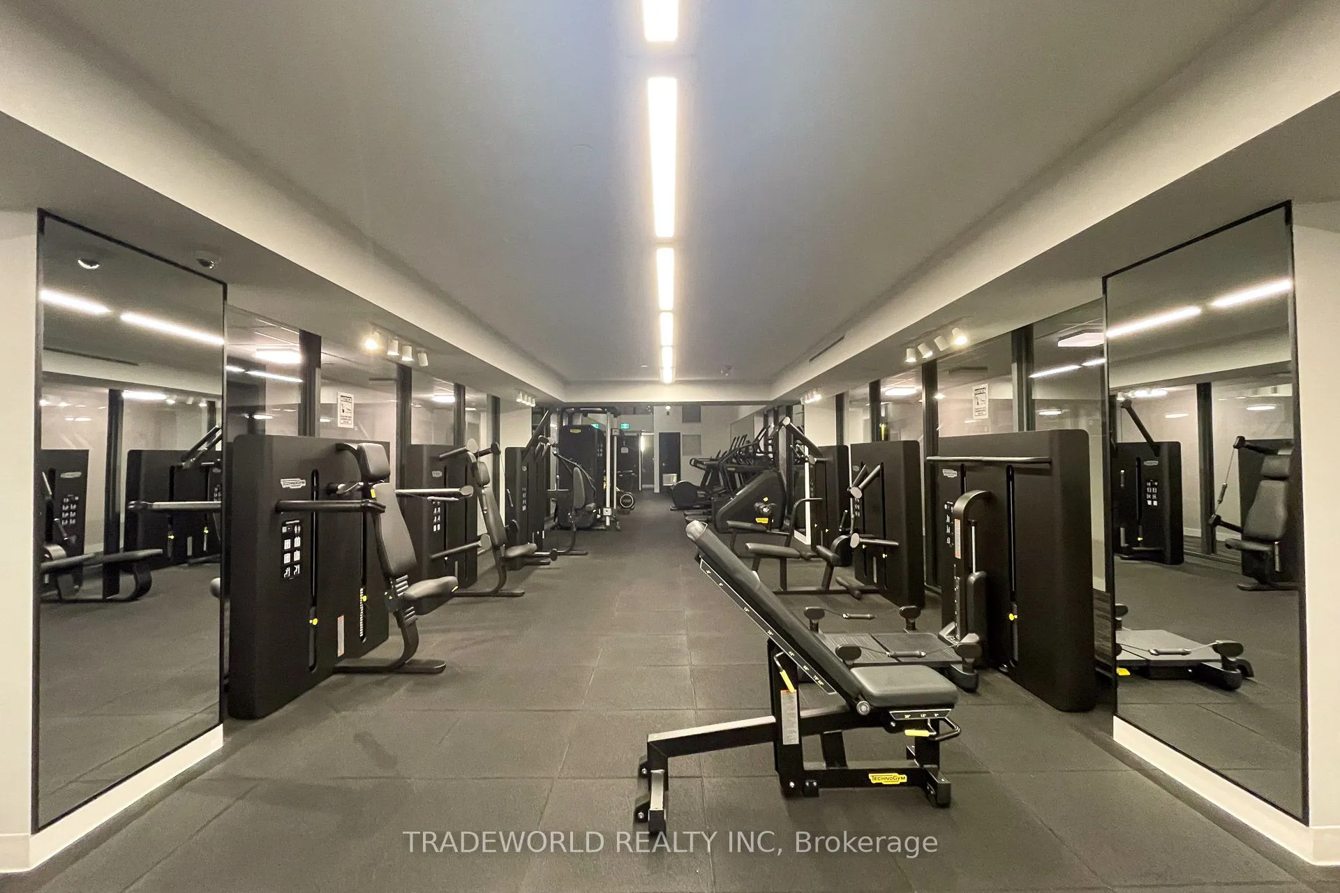 158 Front Street E, #2015