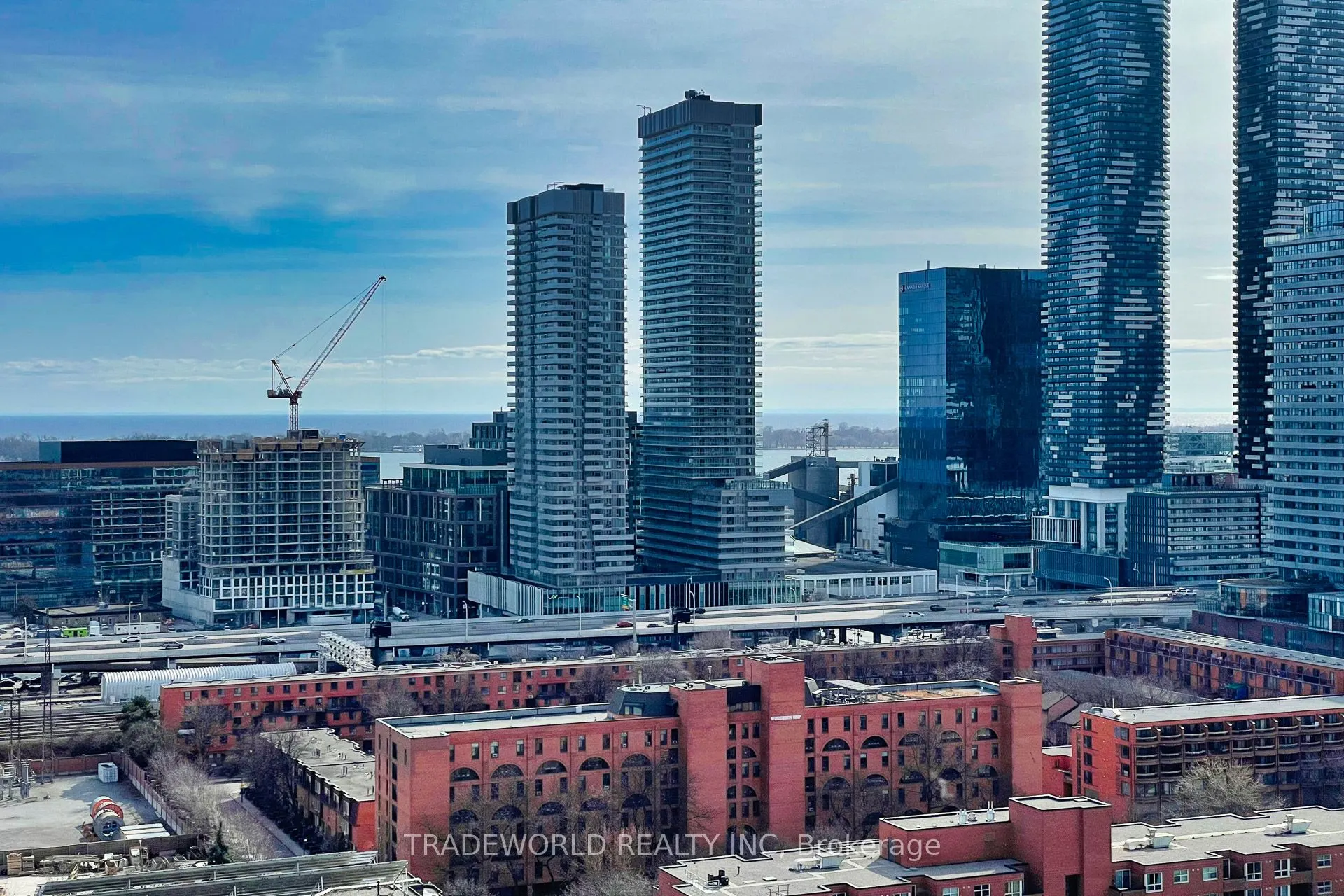 158 Front Street E, #2015