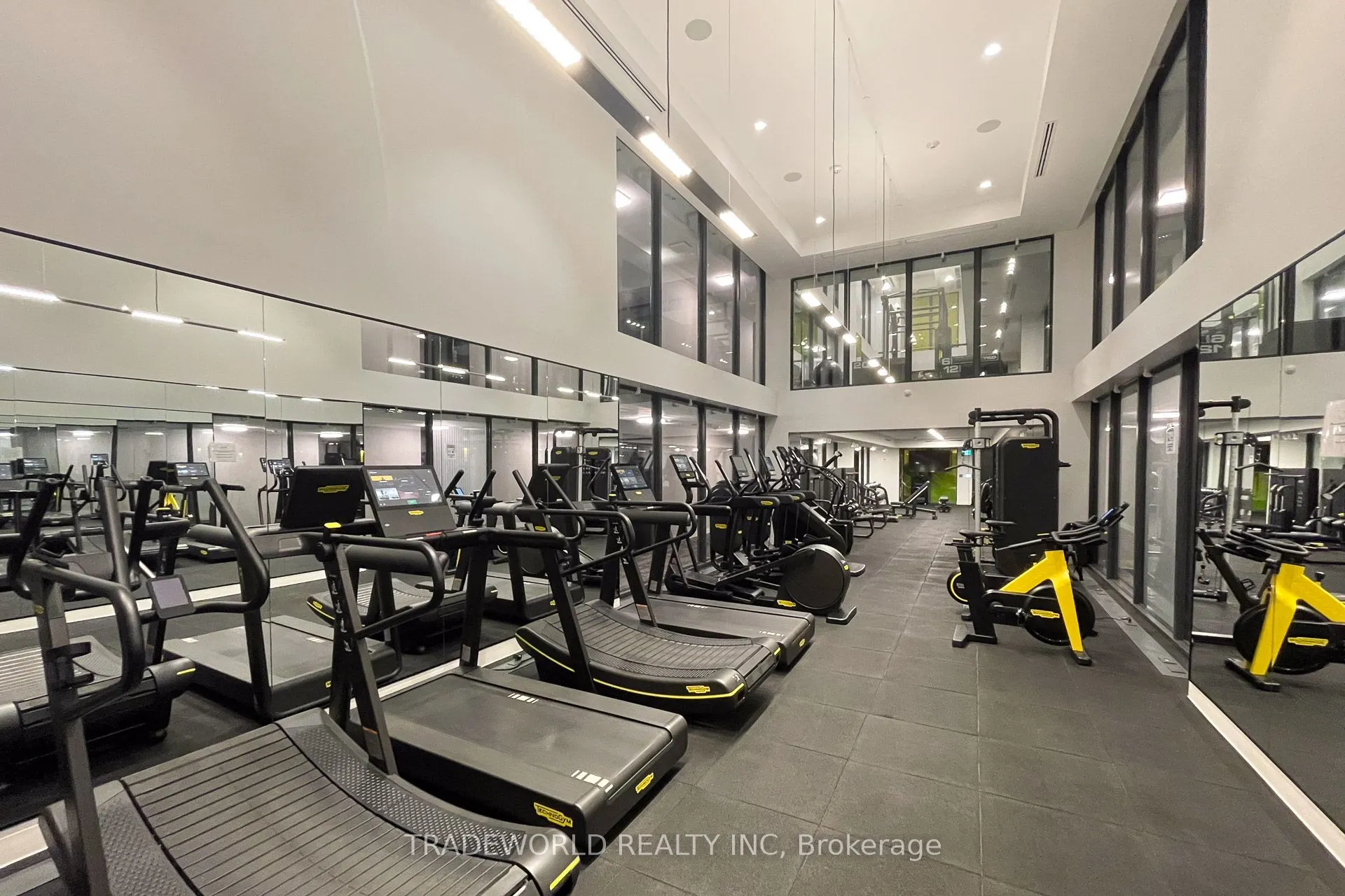 158 Front Street E, #2015