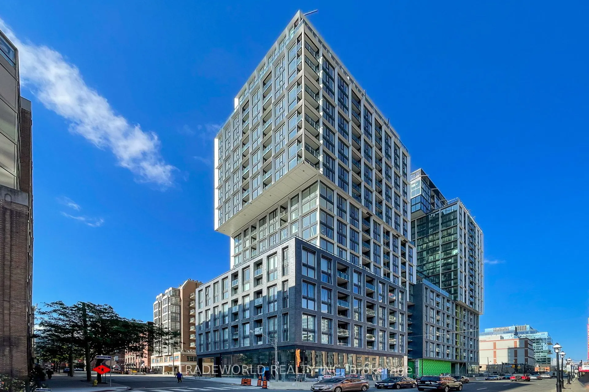 158 Front Street E, #2015