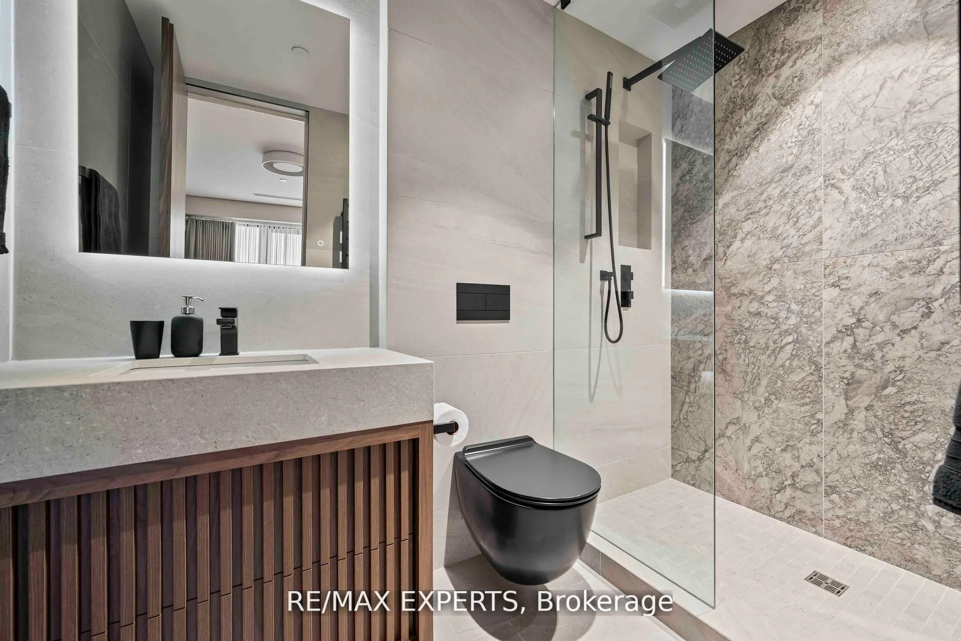 1700 Avenue Road, #702