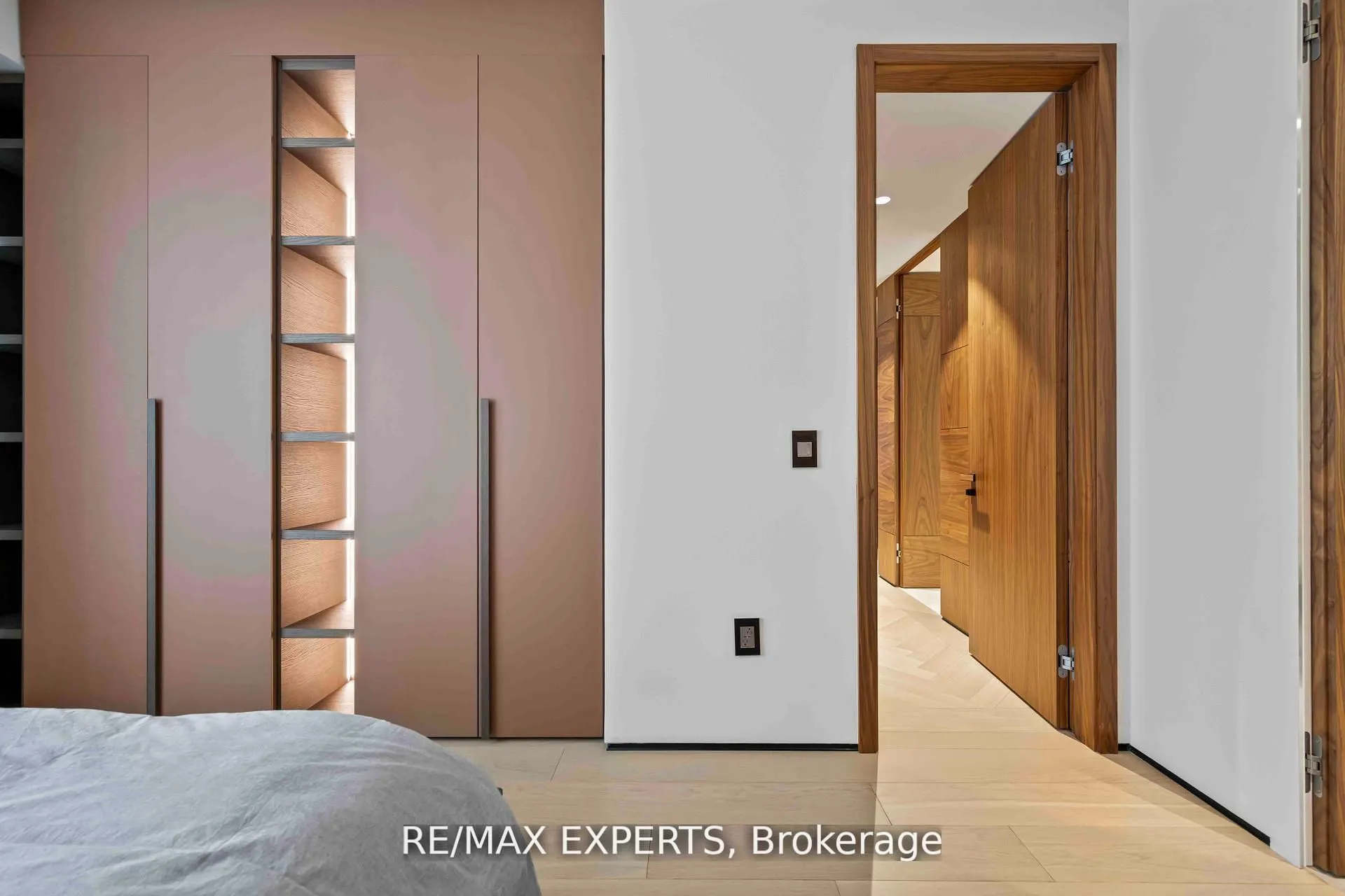 1700 Avenue Road, #702