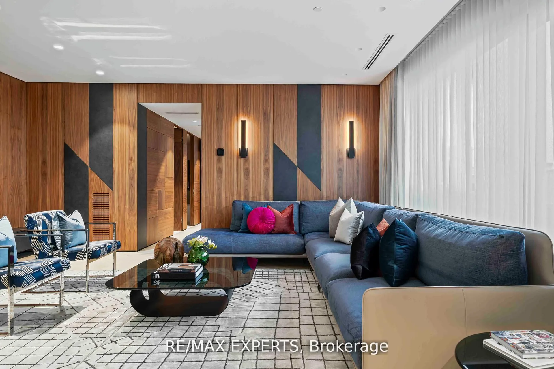 1700 Avenue Road, #702